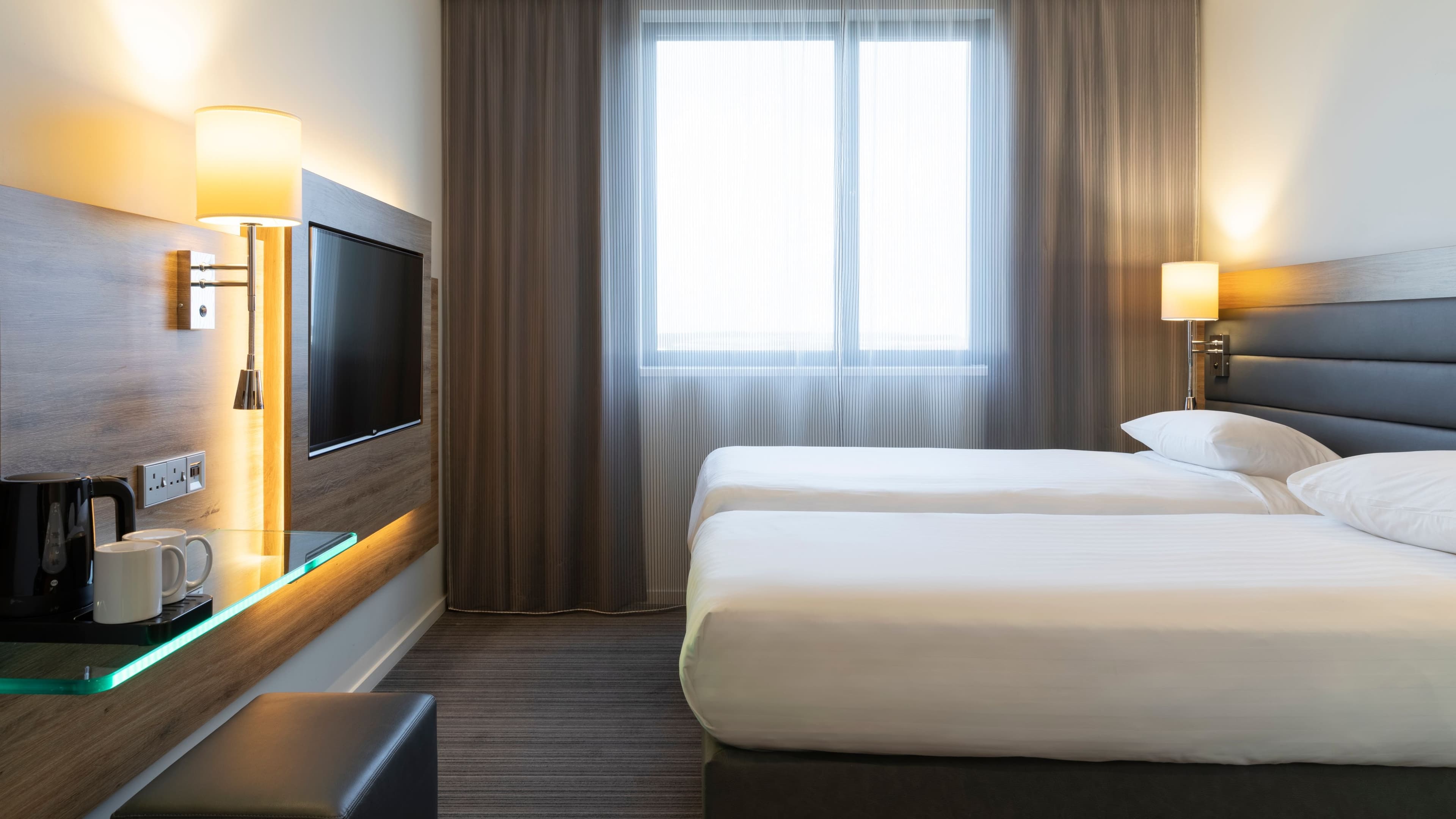 Moxy Aberdeen Airport — 9