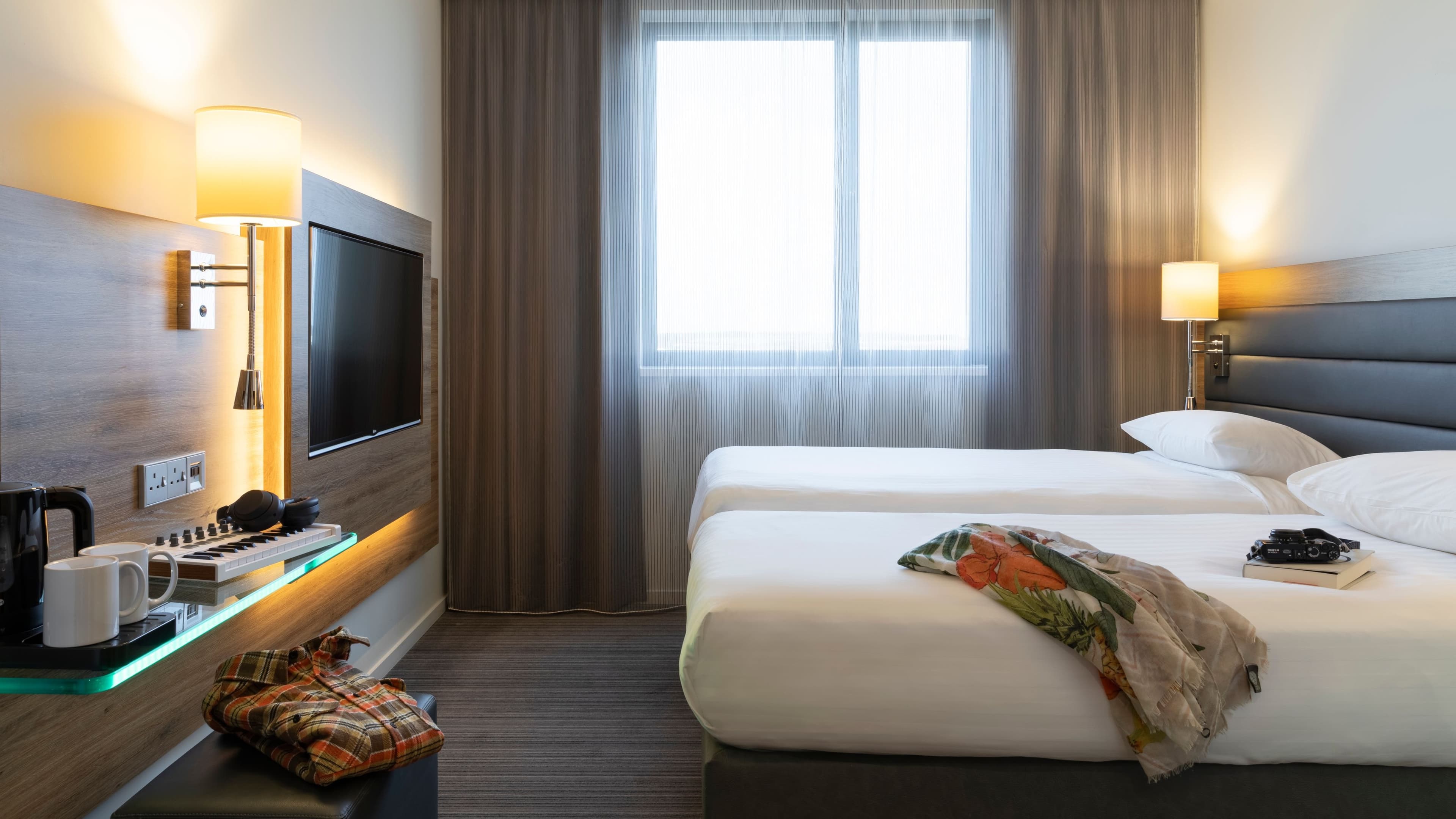 Moxy Aberdeen Airport — 8