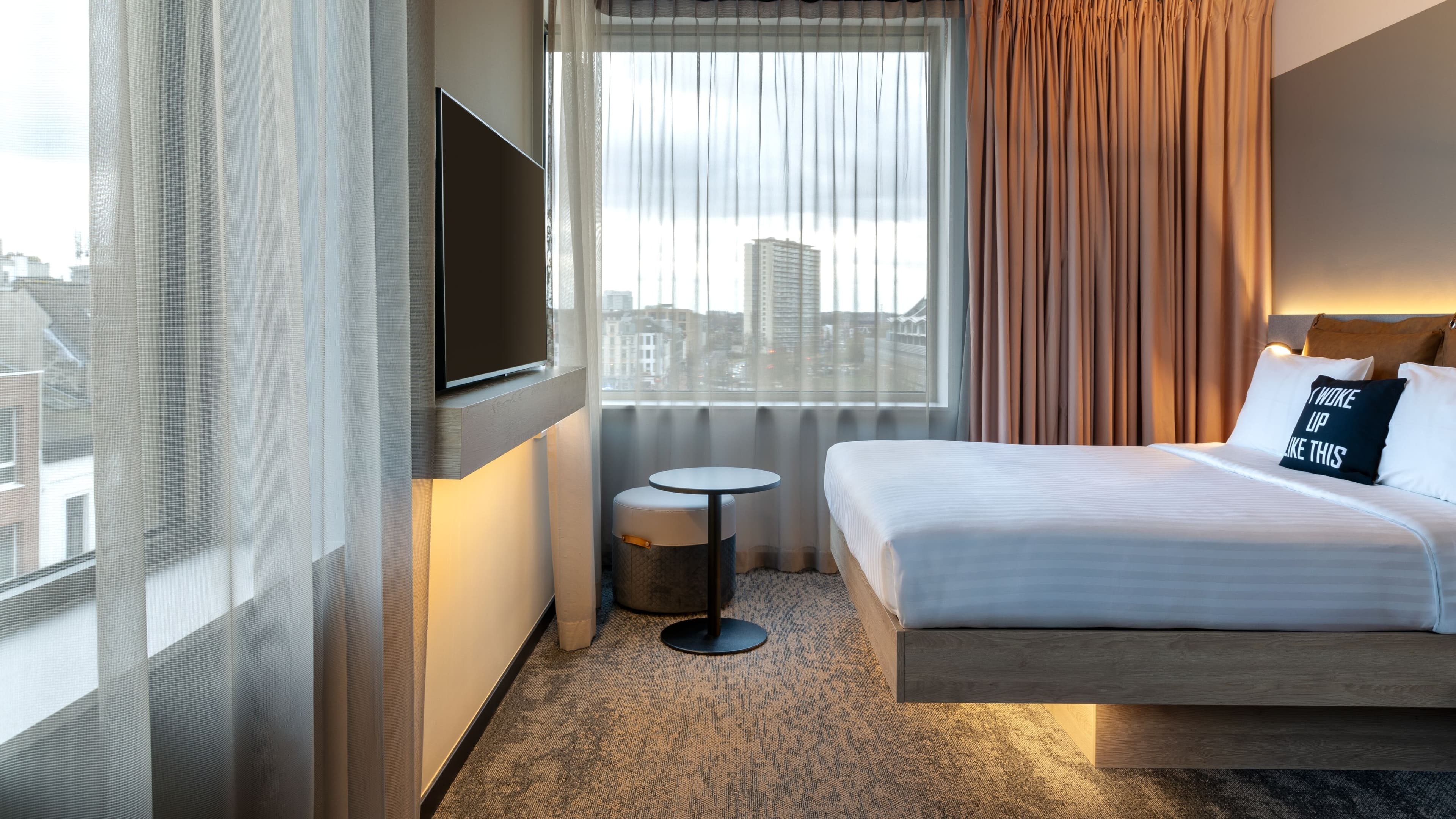 Moxy Sleeper Queen - Image 3