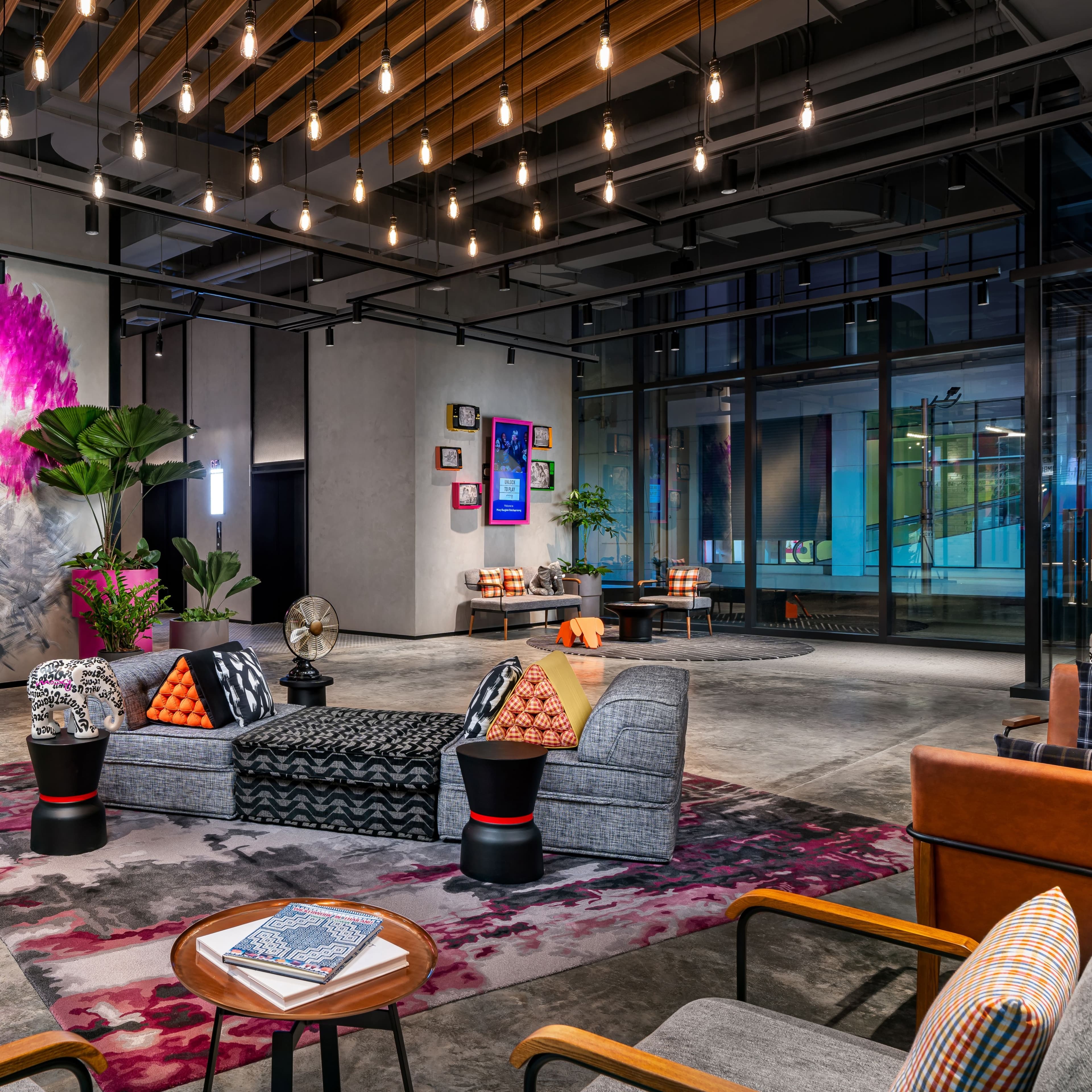Moxy Bangkok Ratchaprasong - Image 1
