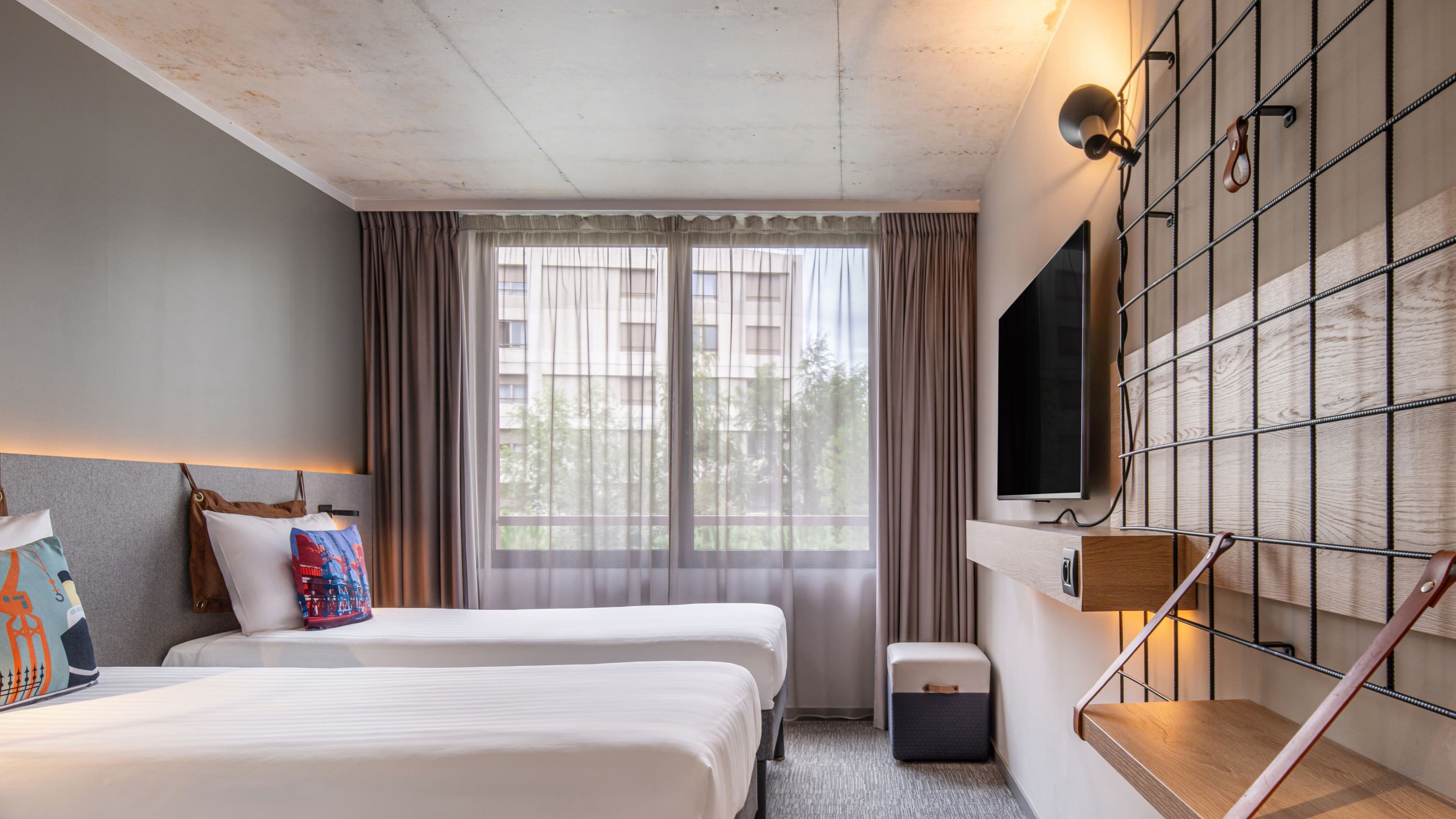 Moxy Sleeper - Image 7