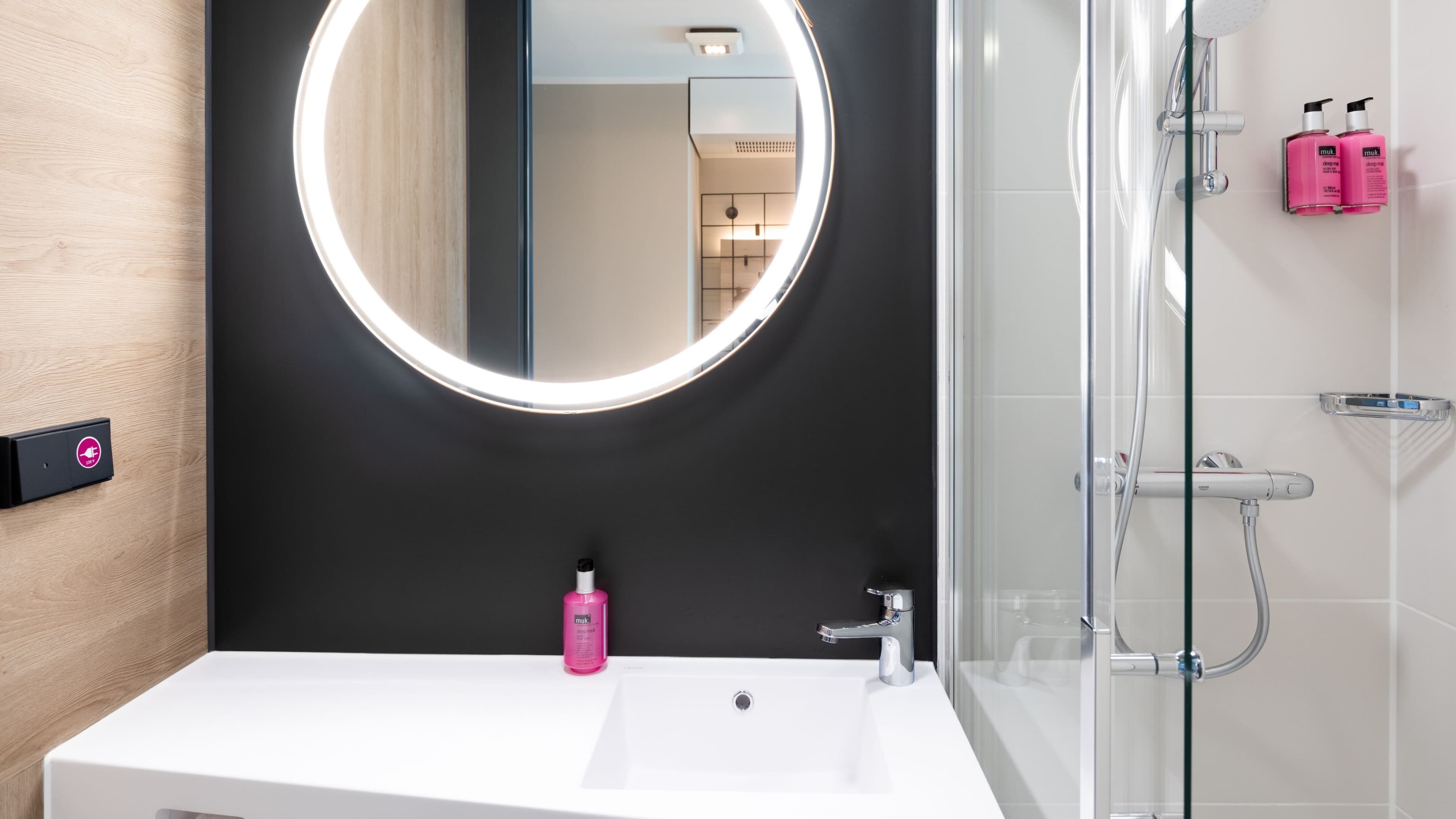 Moxy Queen Sleeper - Image 11