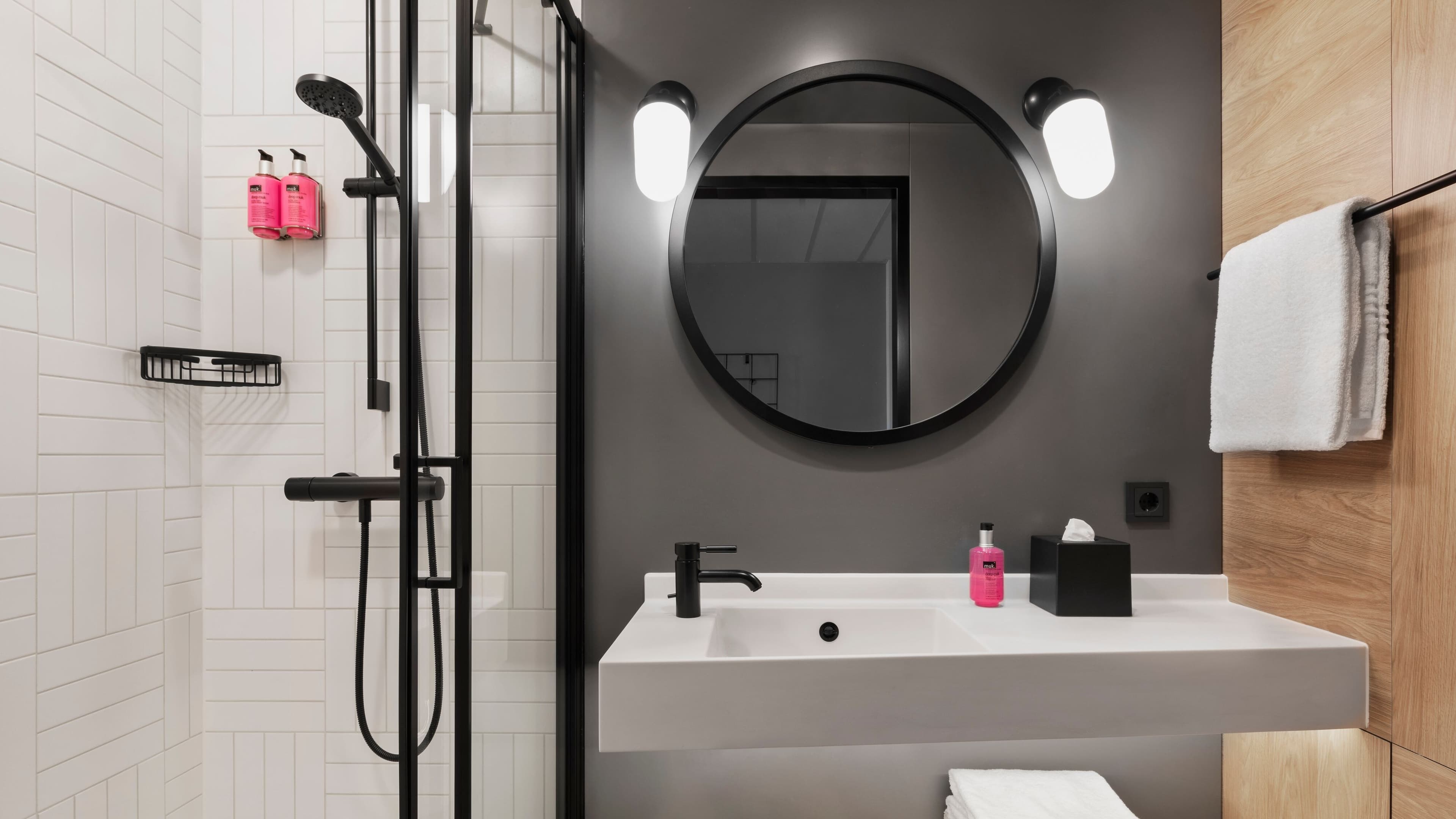 Moxy Duesseldorf City - Image 4