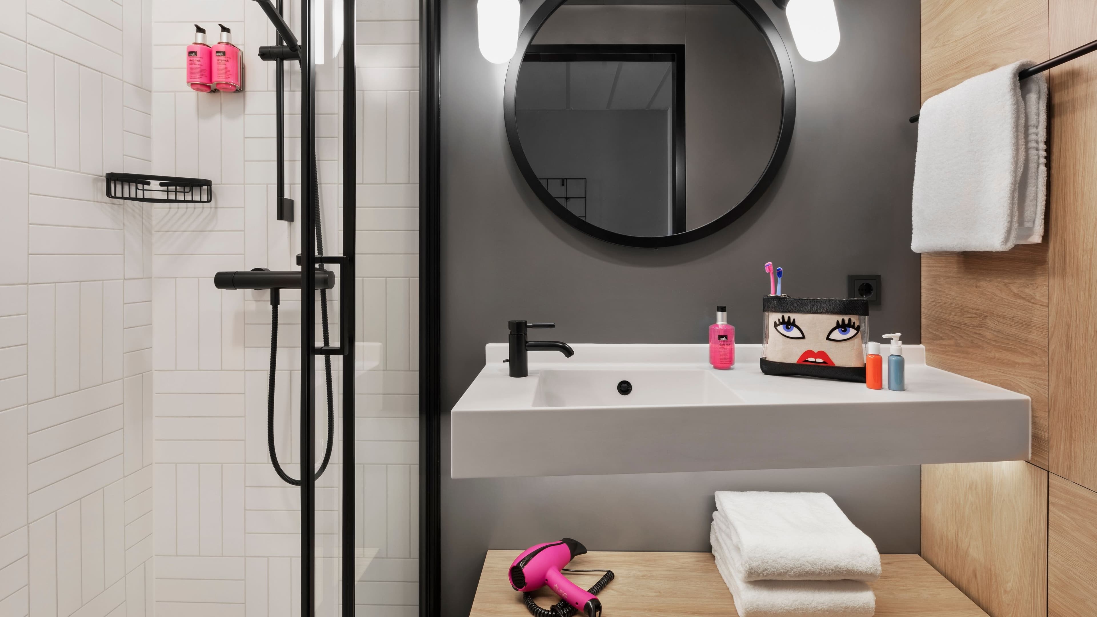 Moxy Duesseldorf City — 8
