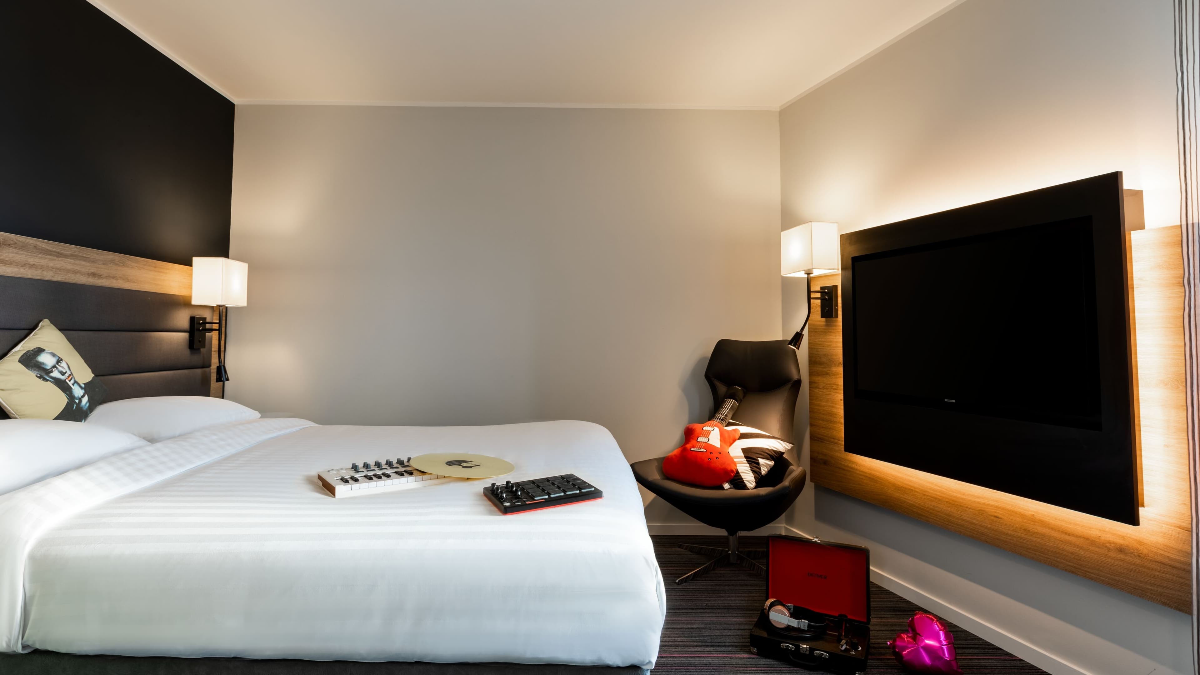 Moxy Glasgow SEC - Image 4