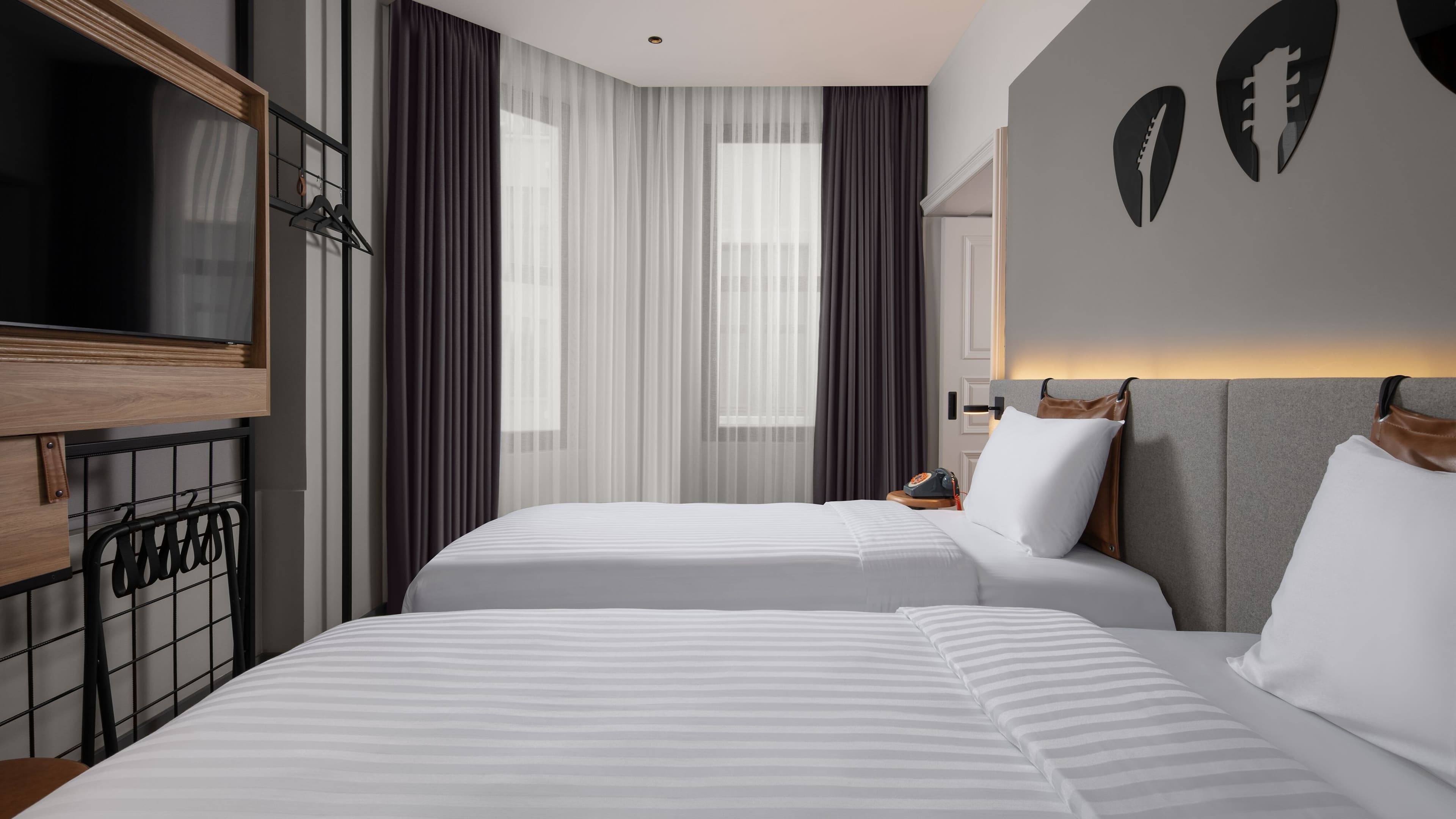 Moxy Istanbul Beyoglu — 35