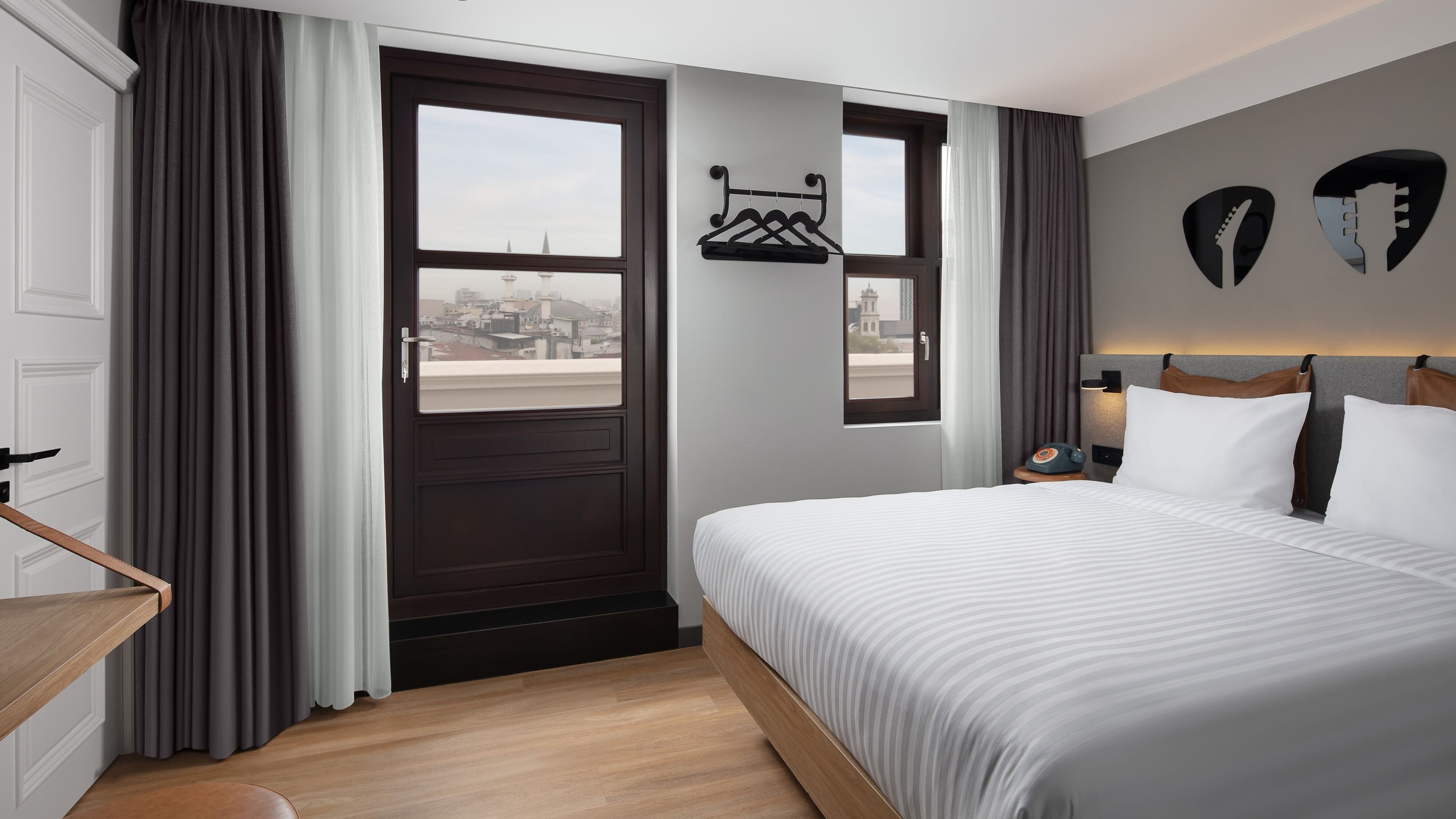 Moxy Istanbul Beyoglu — 24