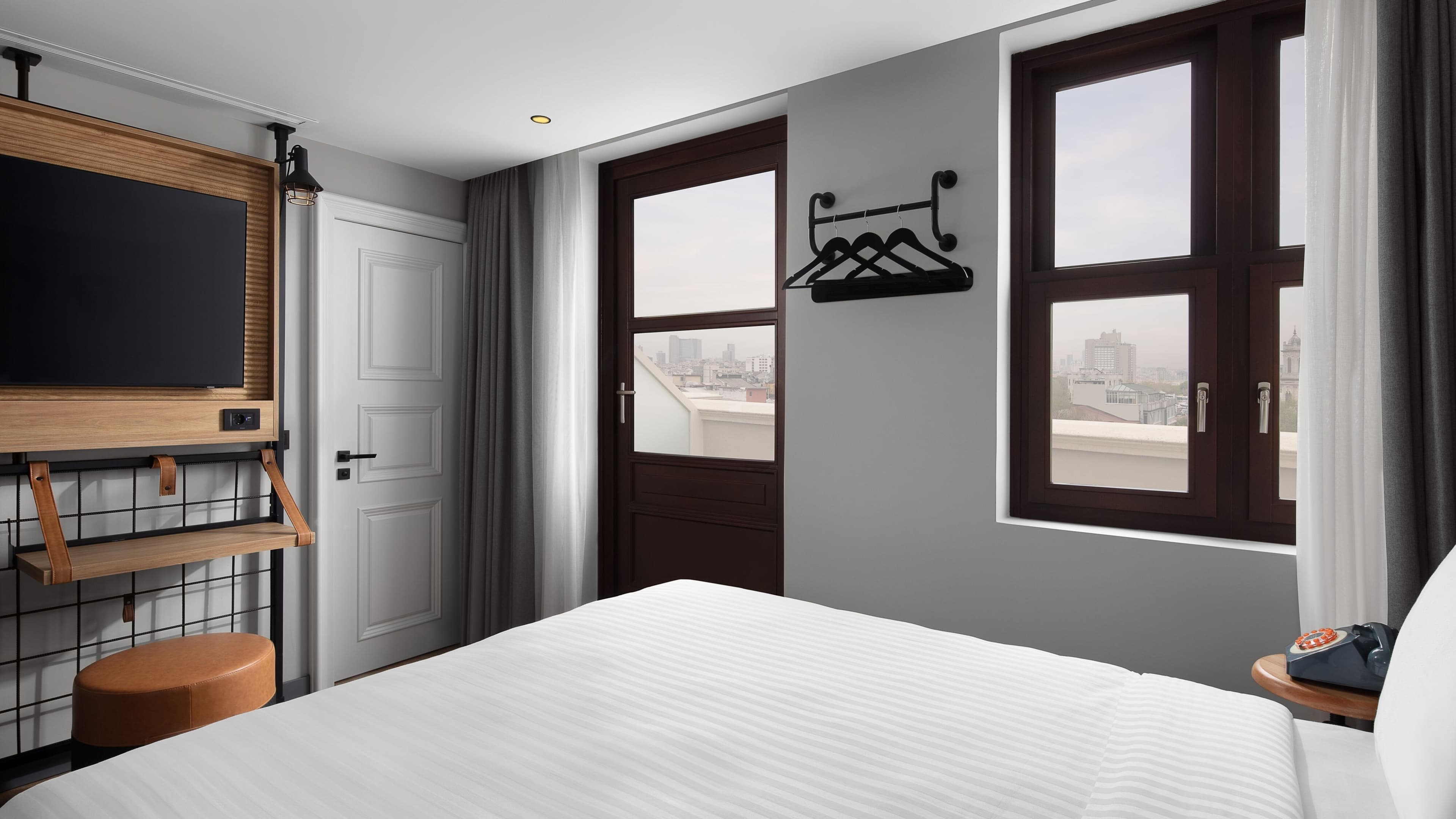 Moxy Istanbul Beyoglu — 28