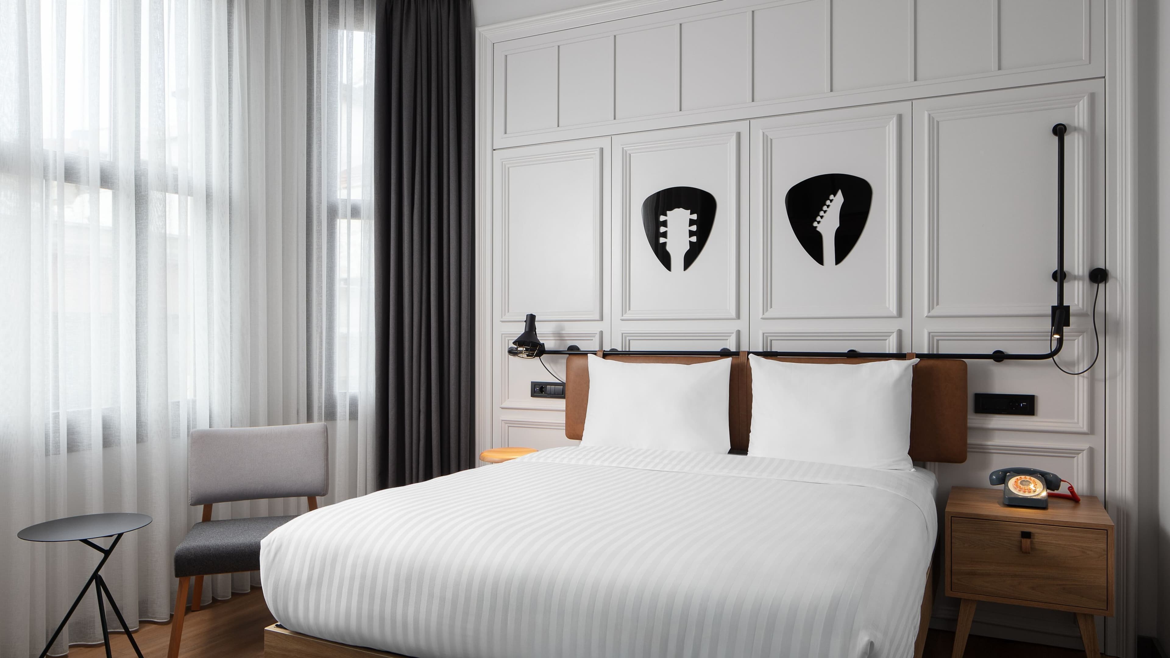 Moxy Istanbul Beyoglu — 18