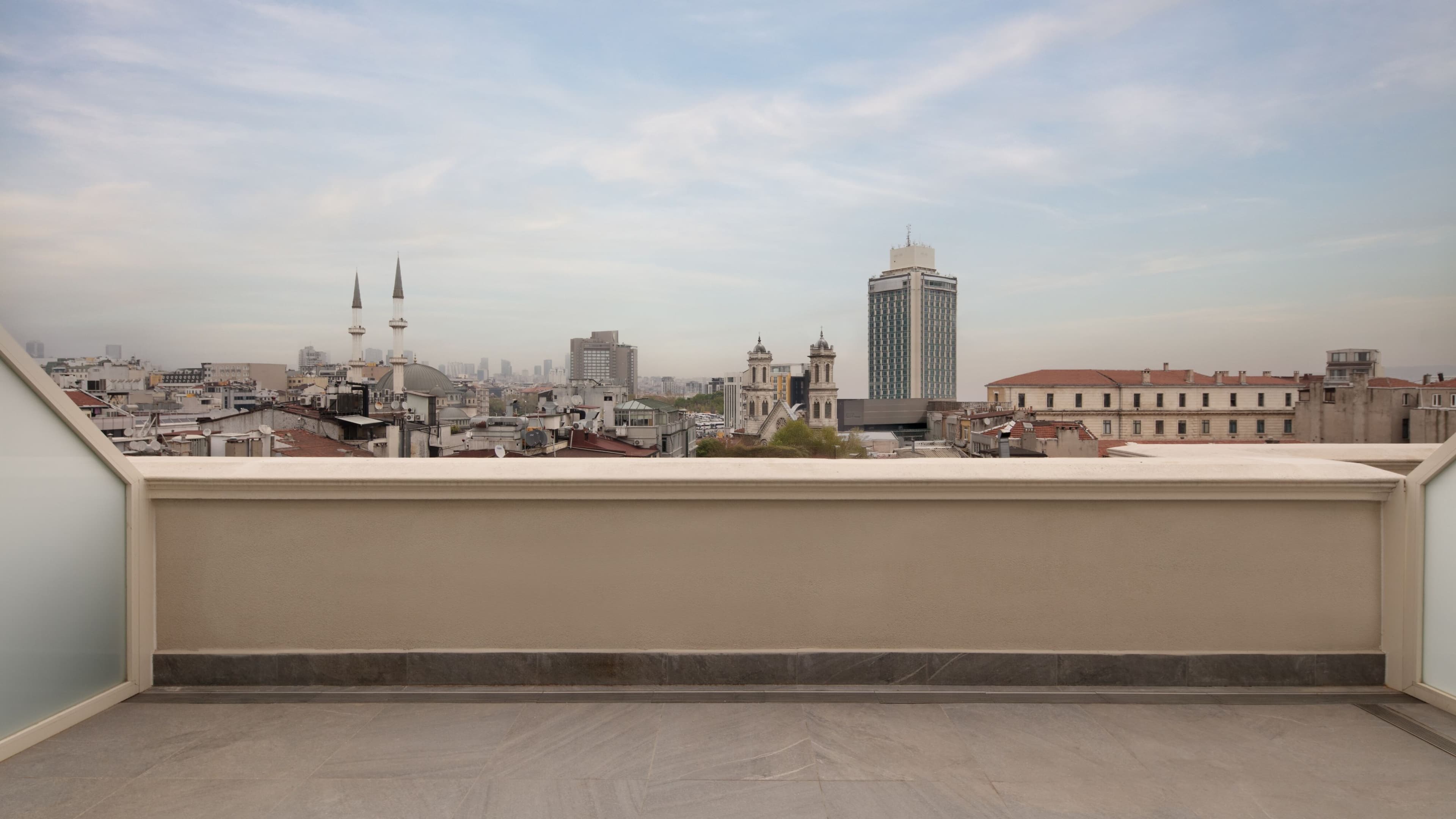 Moxy Istanbul Beyoglu — 26