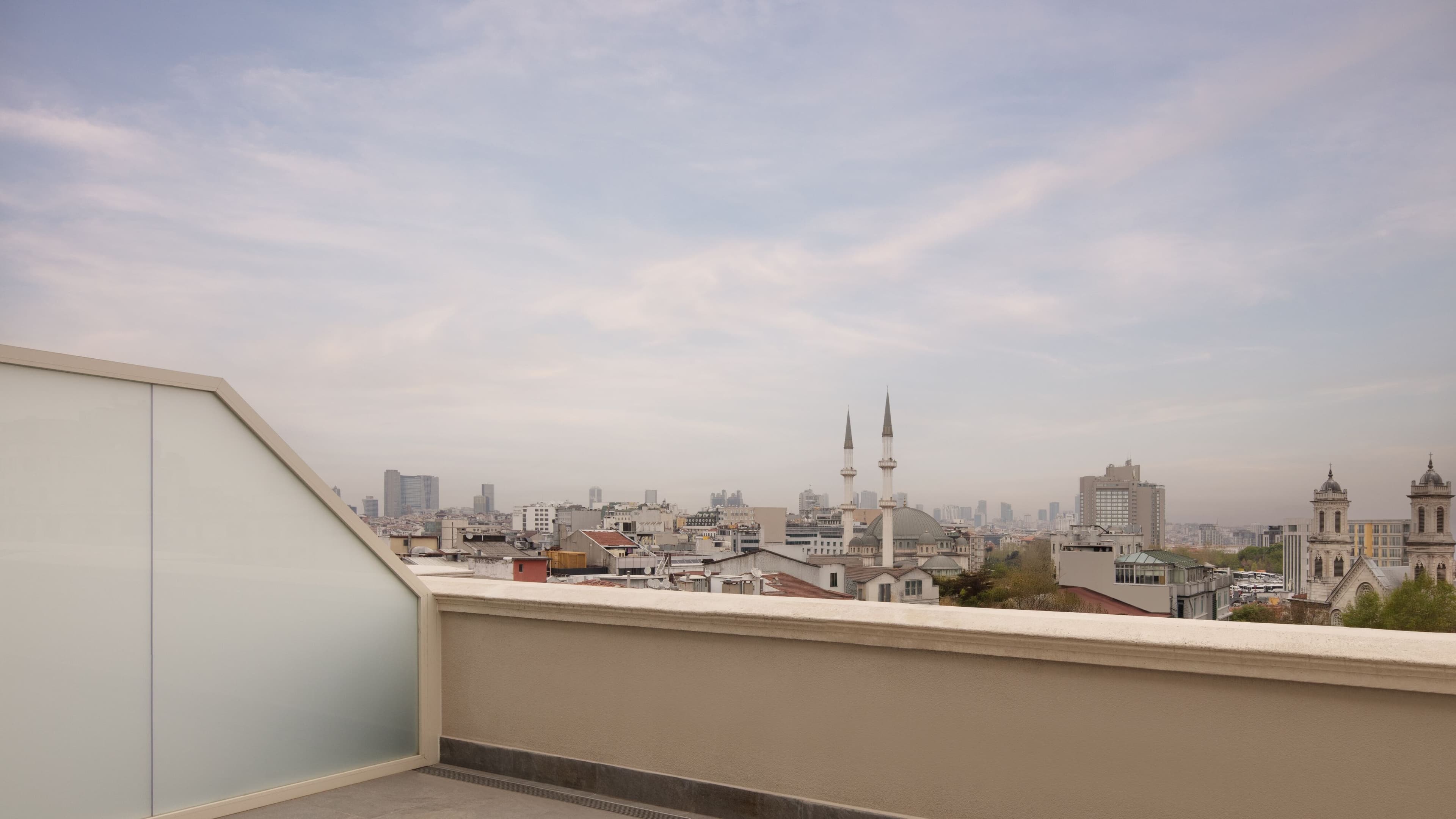 Moxy Istanbul Beyoglu — 25