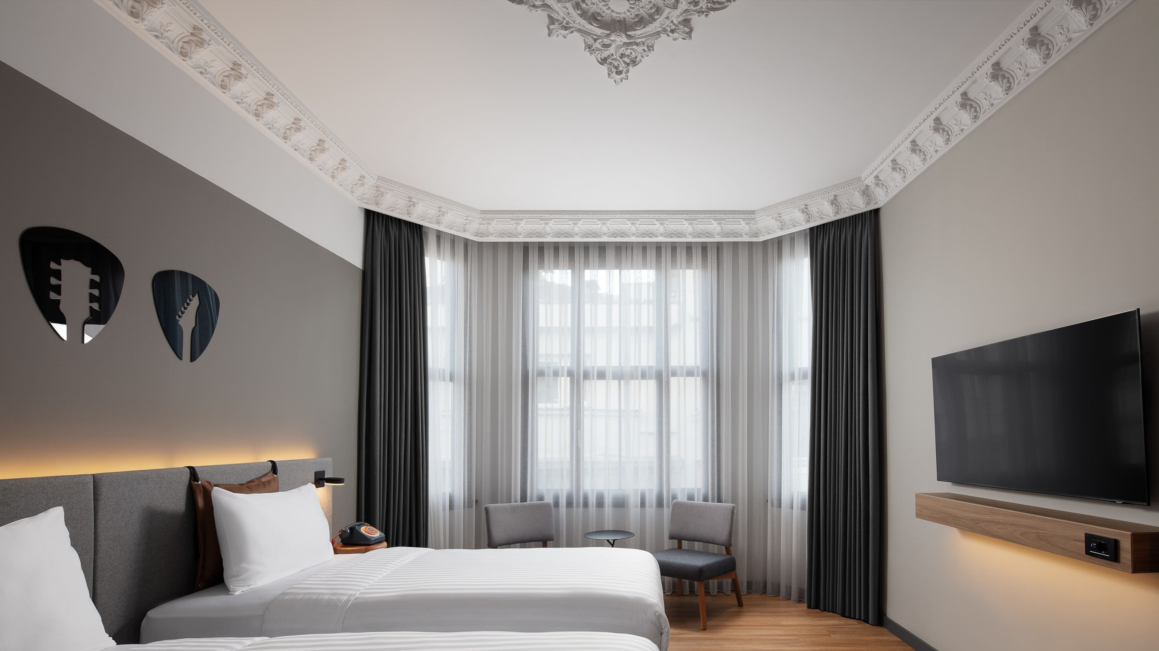 Moxy Istanbul Beyoglu — 9