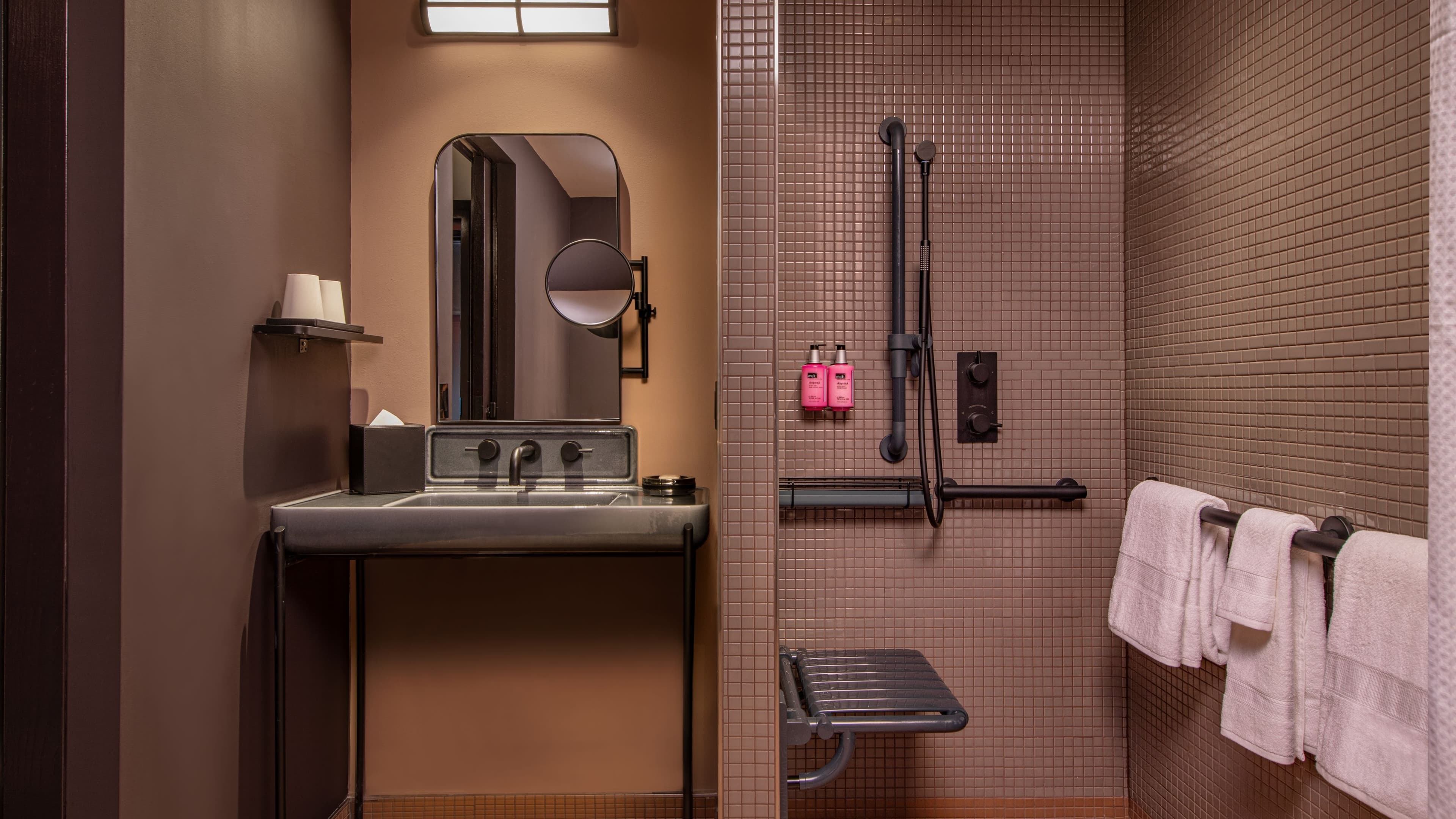 Moxy Downtown Los Angeles — 13