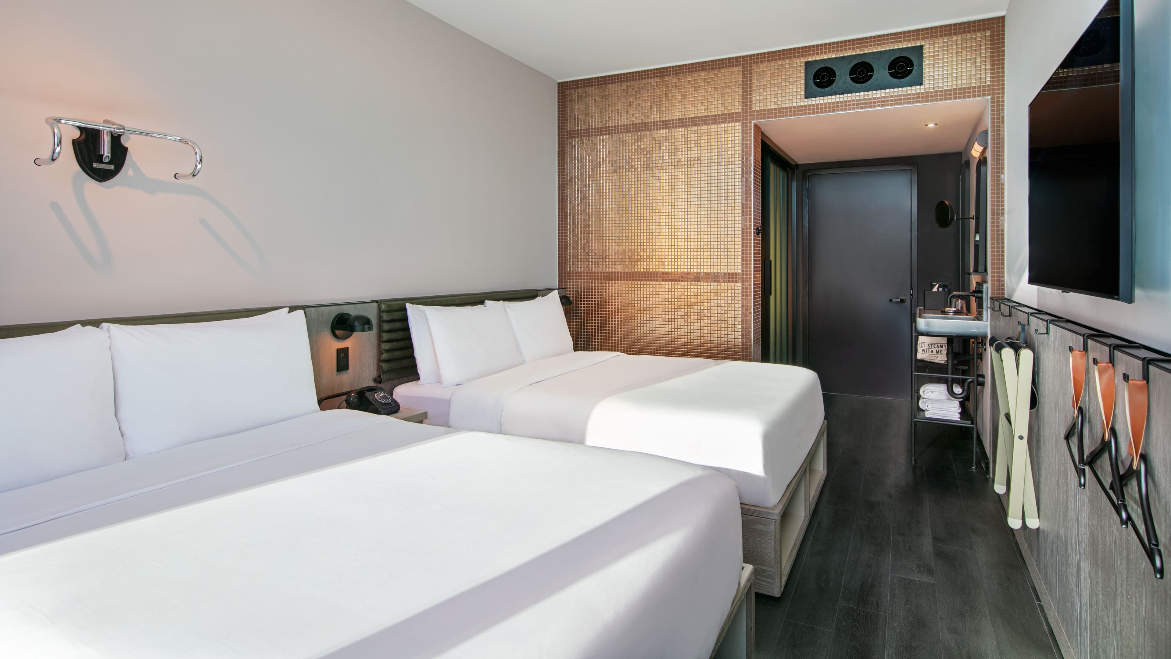 Moxy Downtown Los Angeles — 21