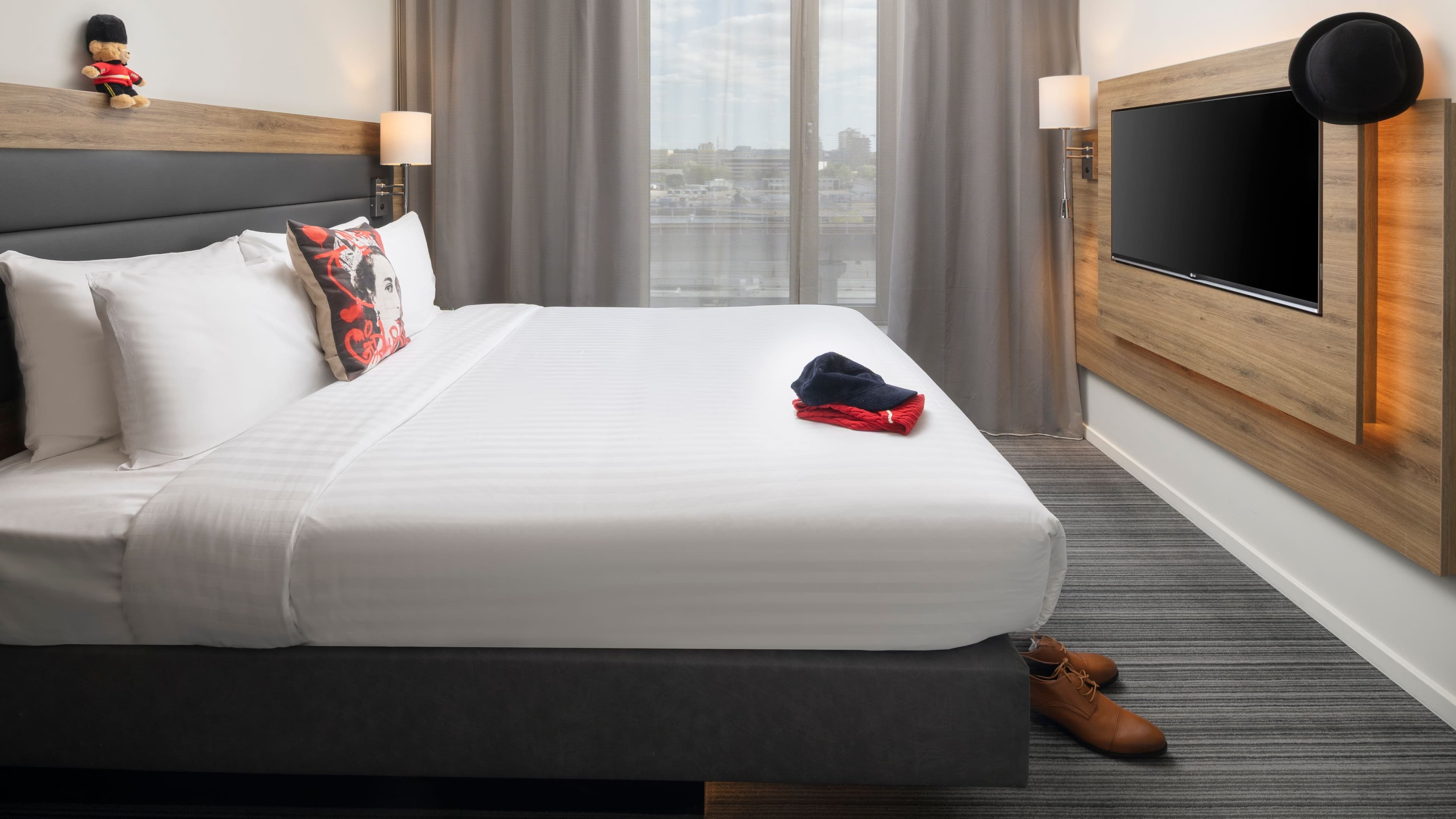 Moxy Queen Sleeper - Image 18