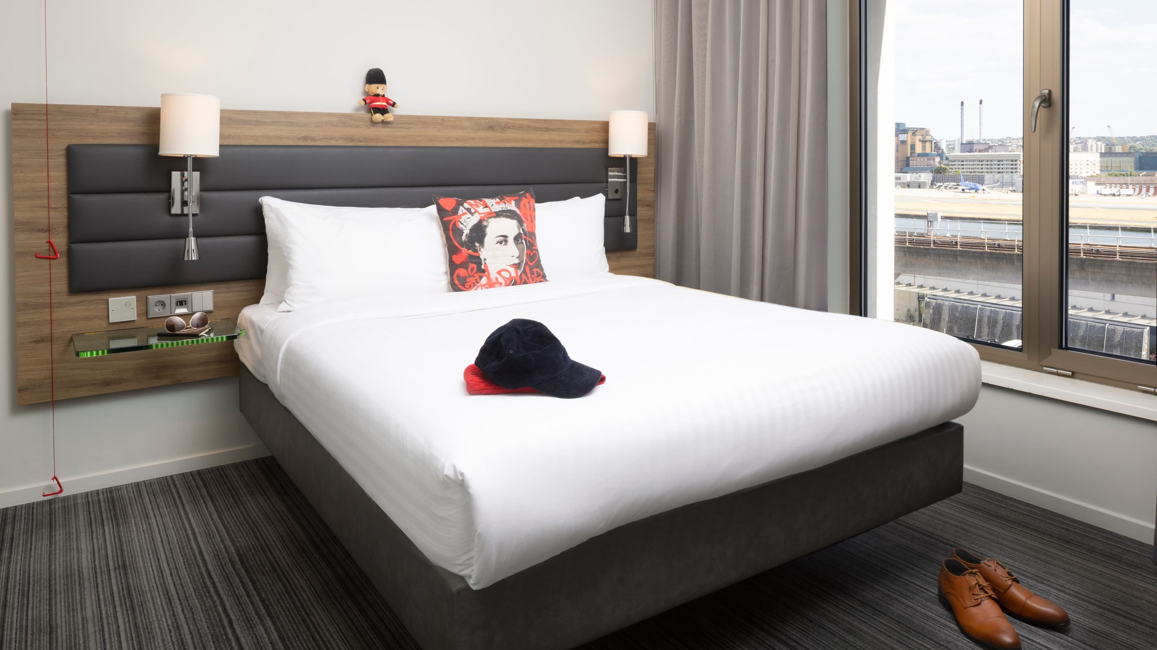 Moxy Queen Sleeper - Image 16