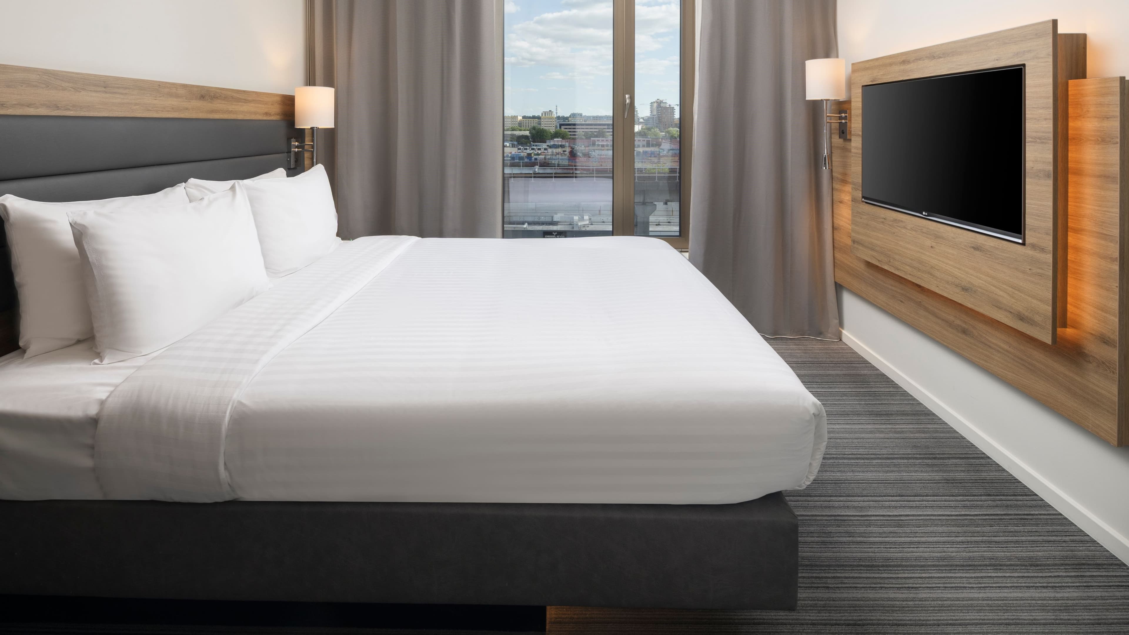 Moxy Queen Sleeper - Image 14