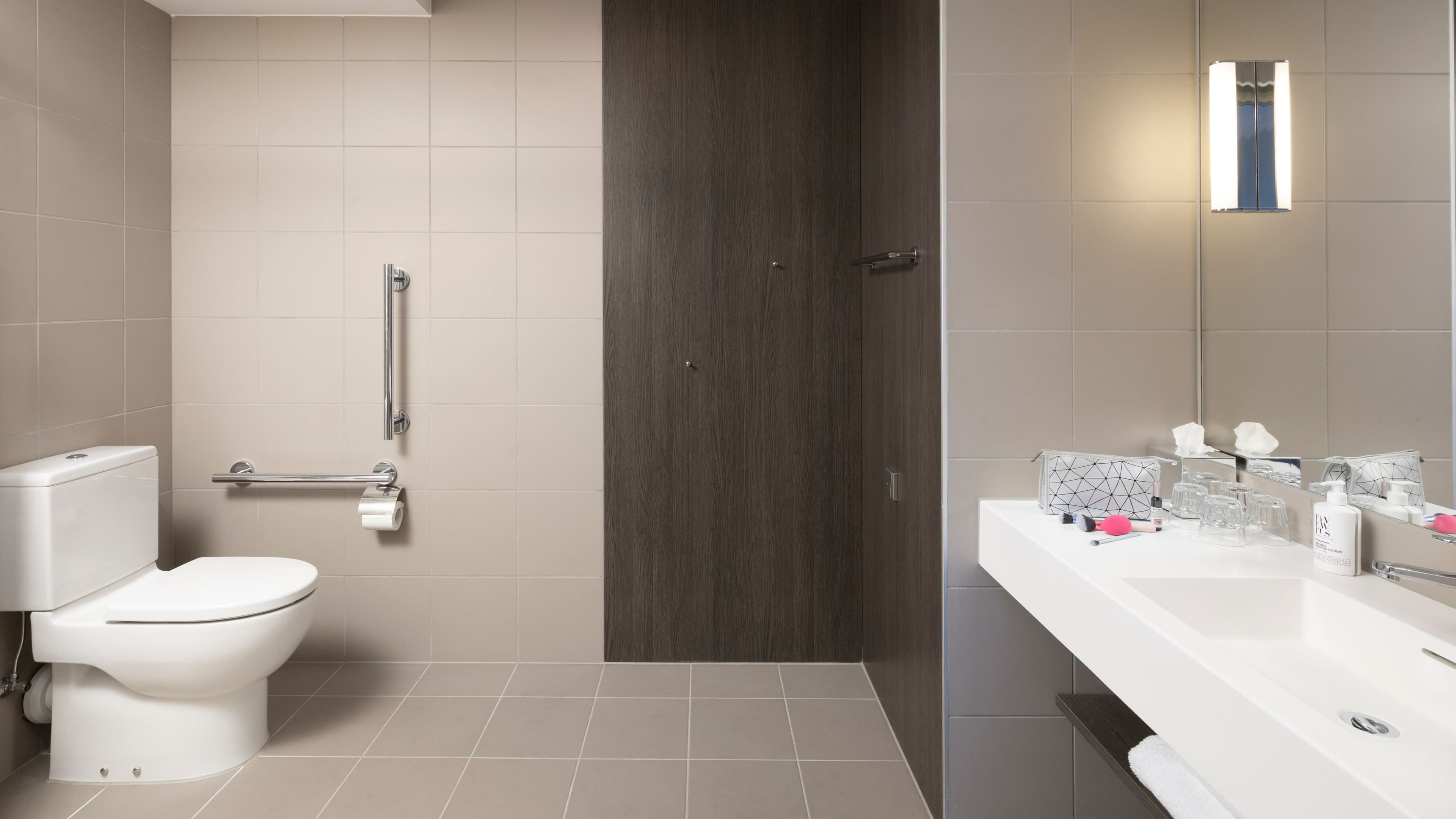 Moxy London Excel — 44