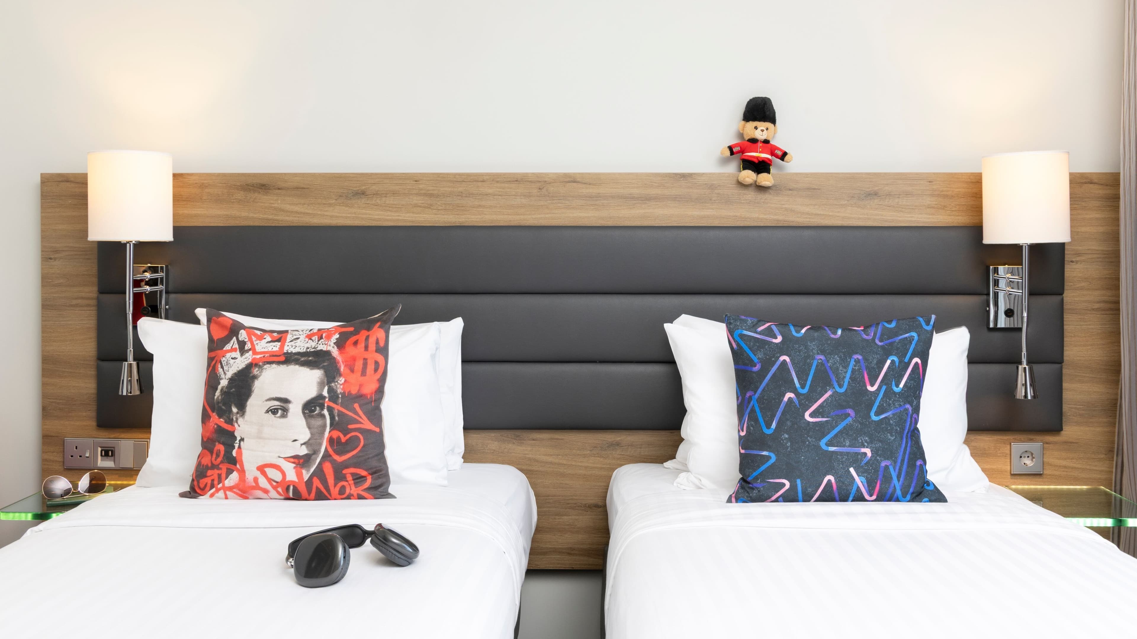 Moxy Twin Sleeper - Image 6