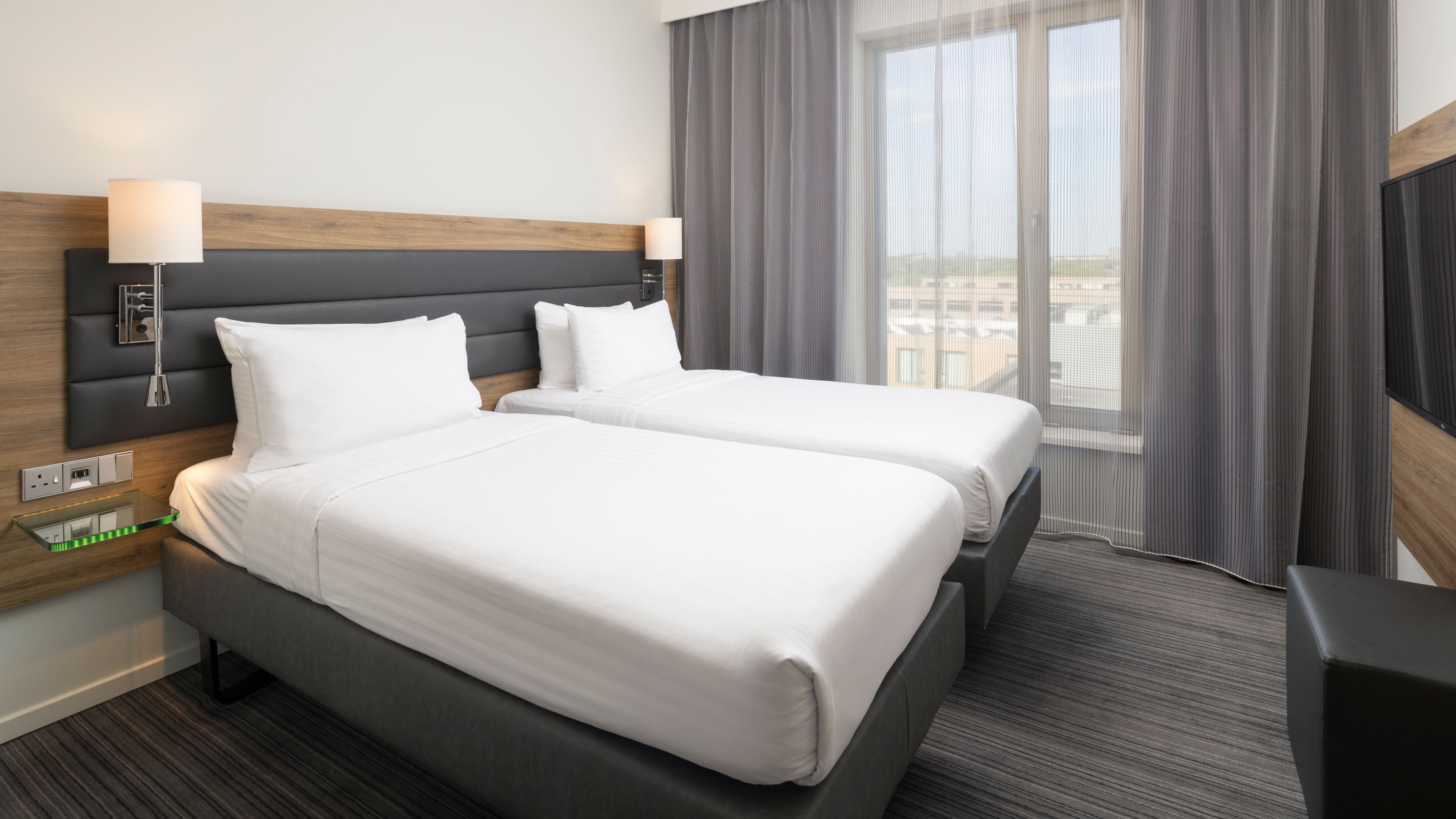 Moxy Twin Sleeper - Image 2