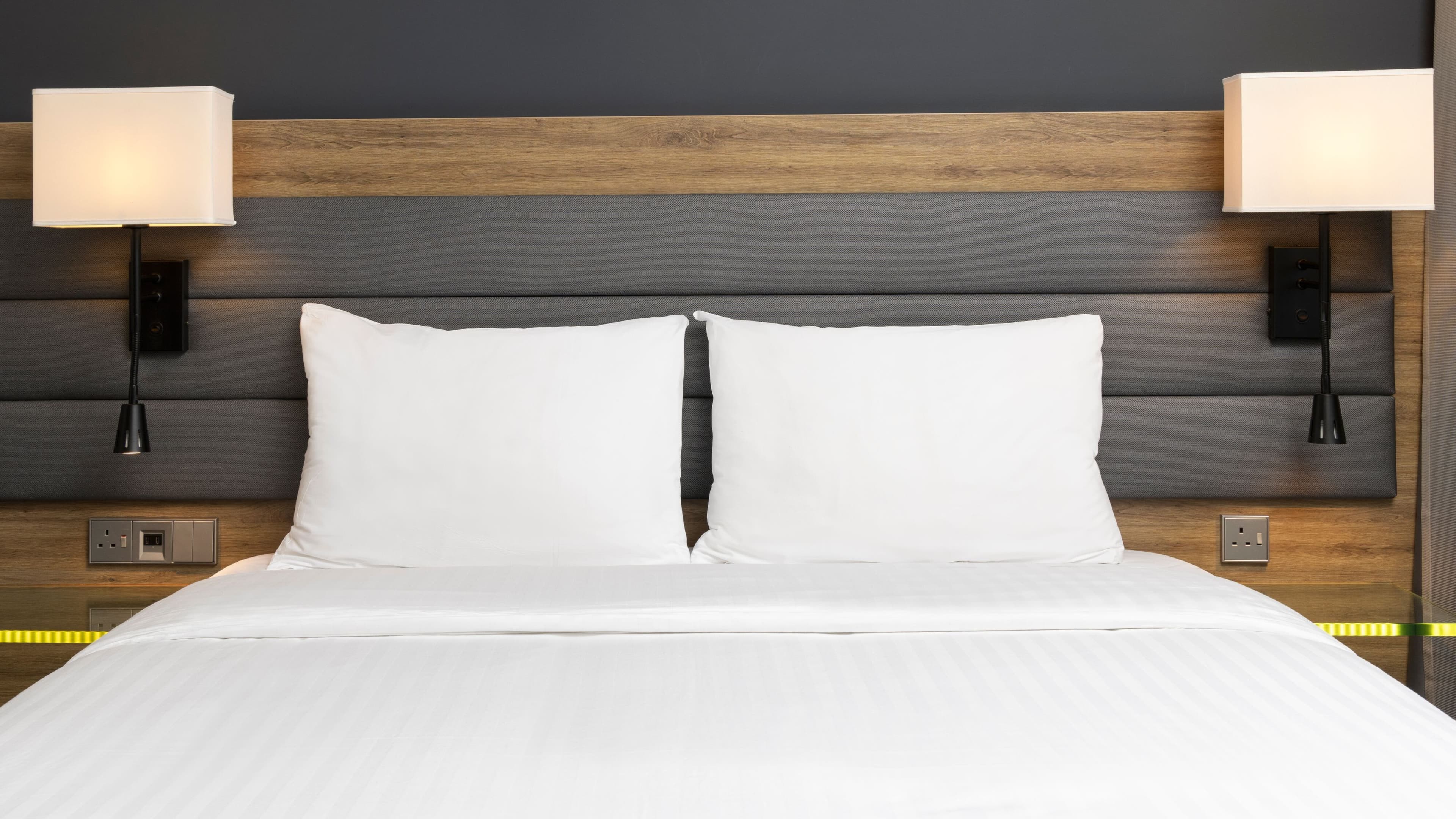 Moxy Queen Sleeper - Image 7