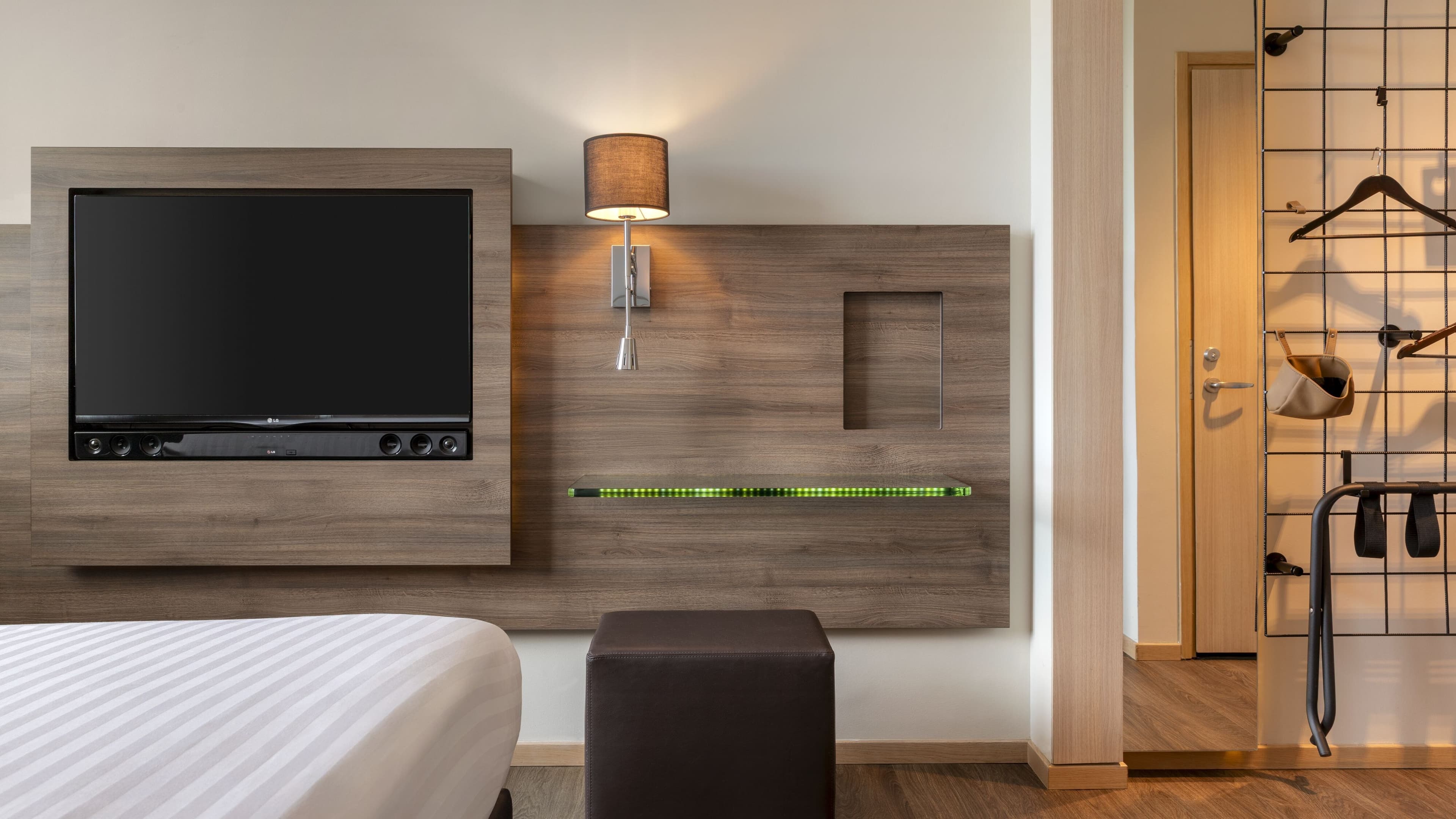 Moxy Queen Sleeper - Image 5