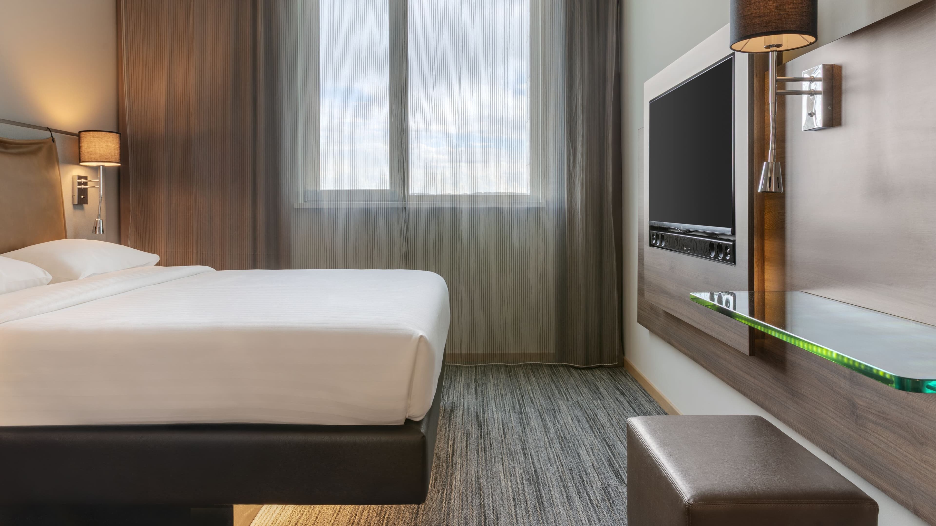 Moxy Queen Sleeper - Image 8