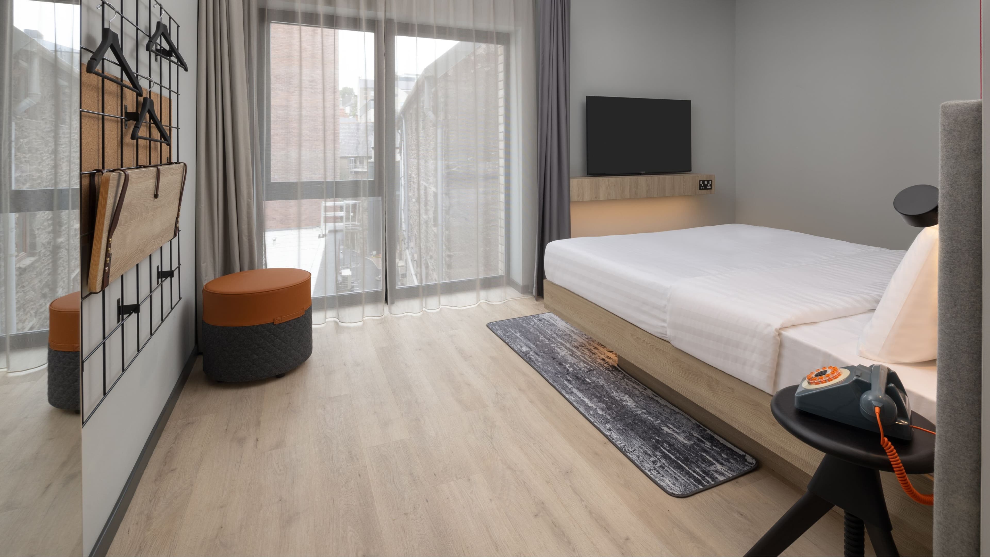 Moxy Cork - Image 2