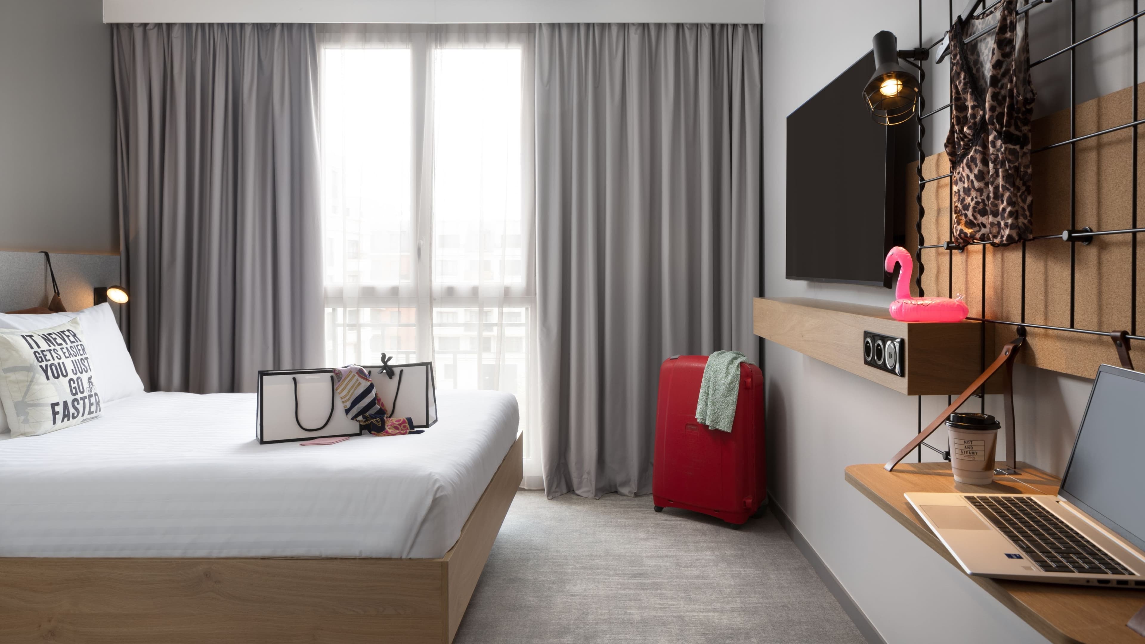 Moxy Sleeper - Image 1