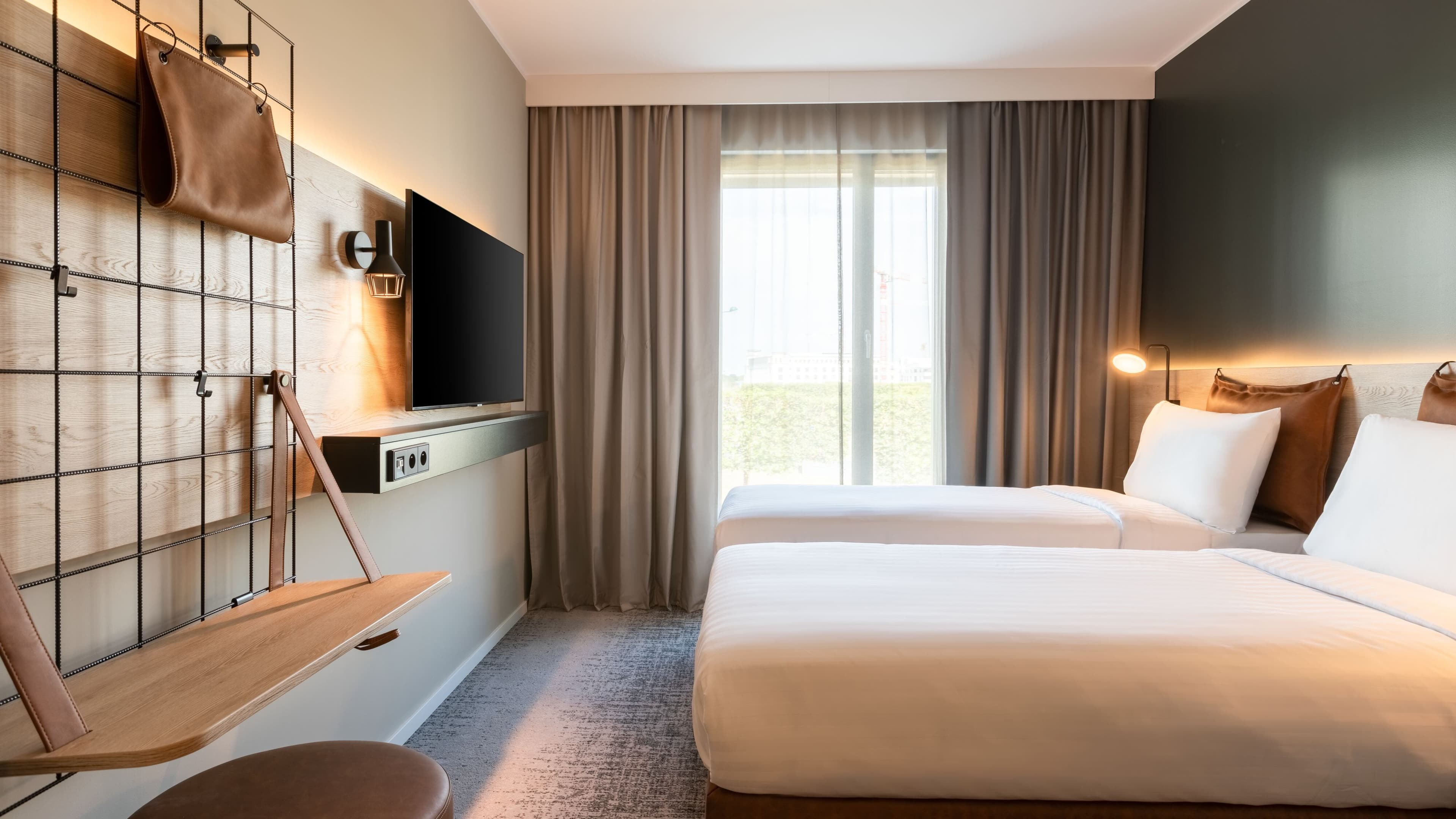 Moxy Twin Sleeper - Image 2