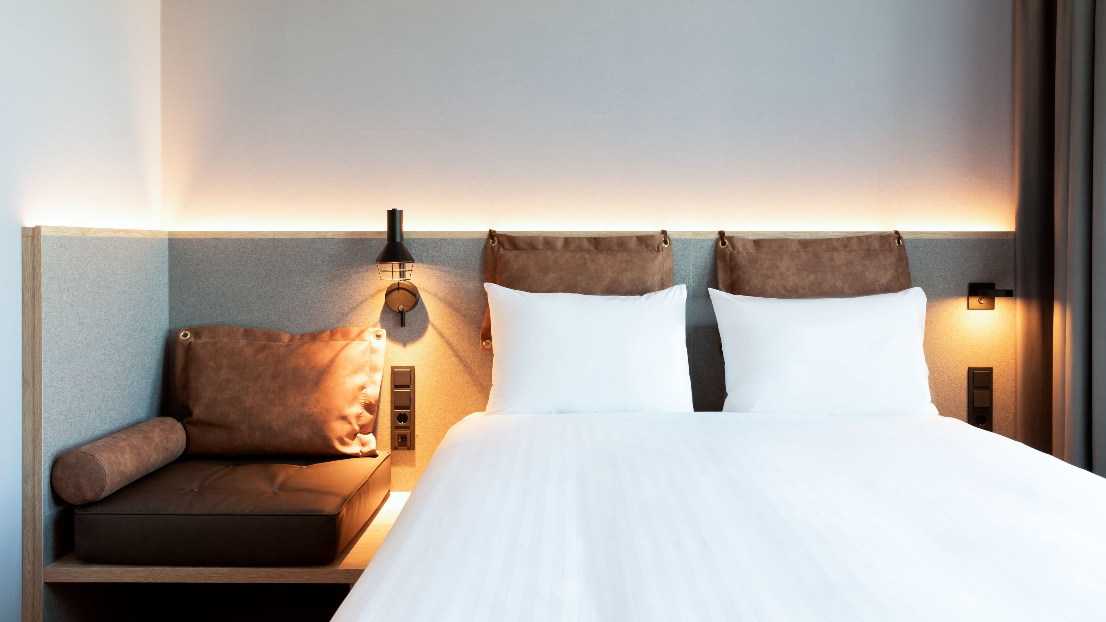 Moxy The Hague - Image 2