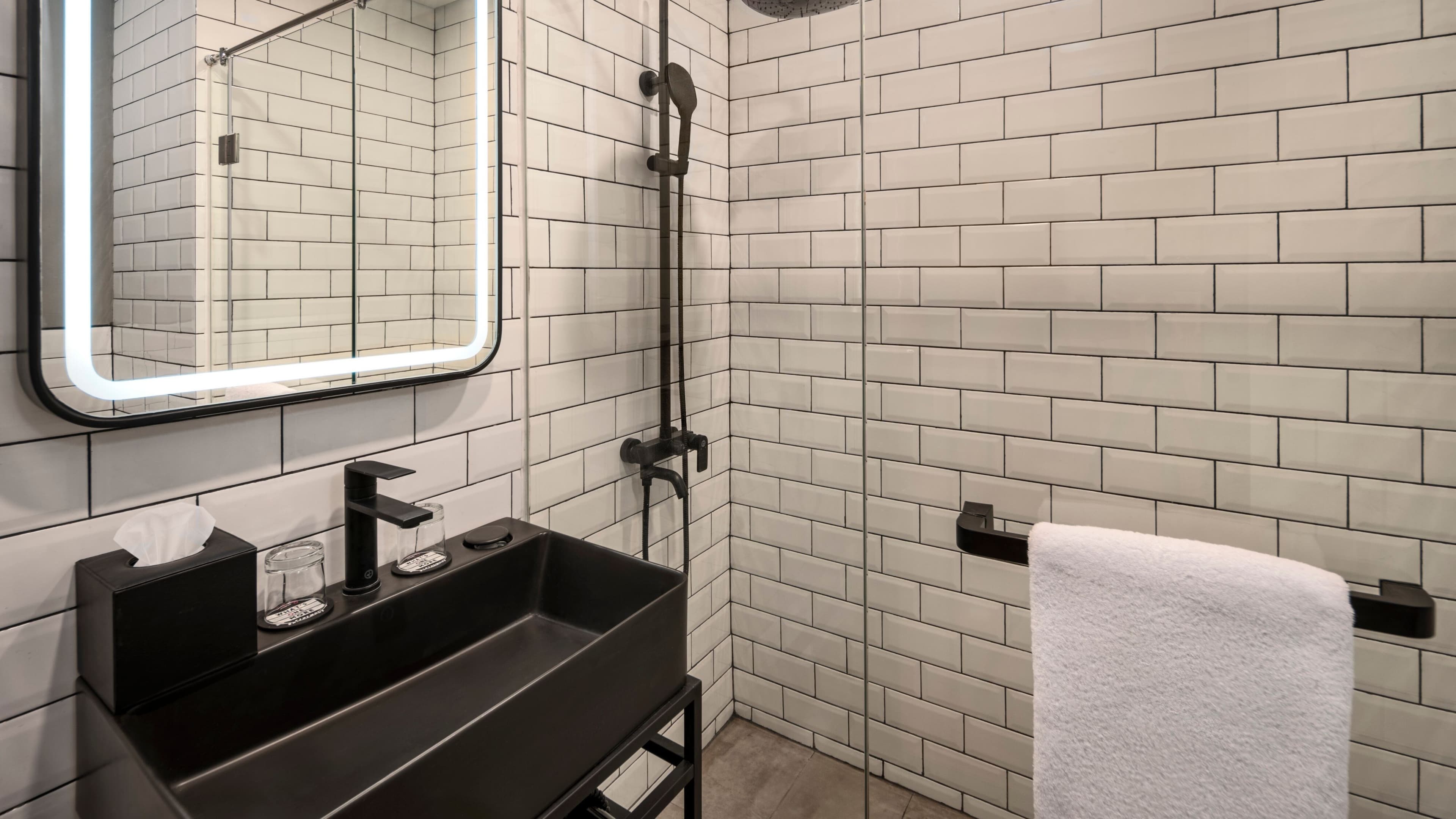 Moxy Solo - Image 3
