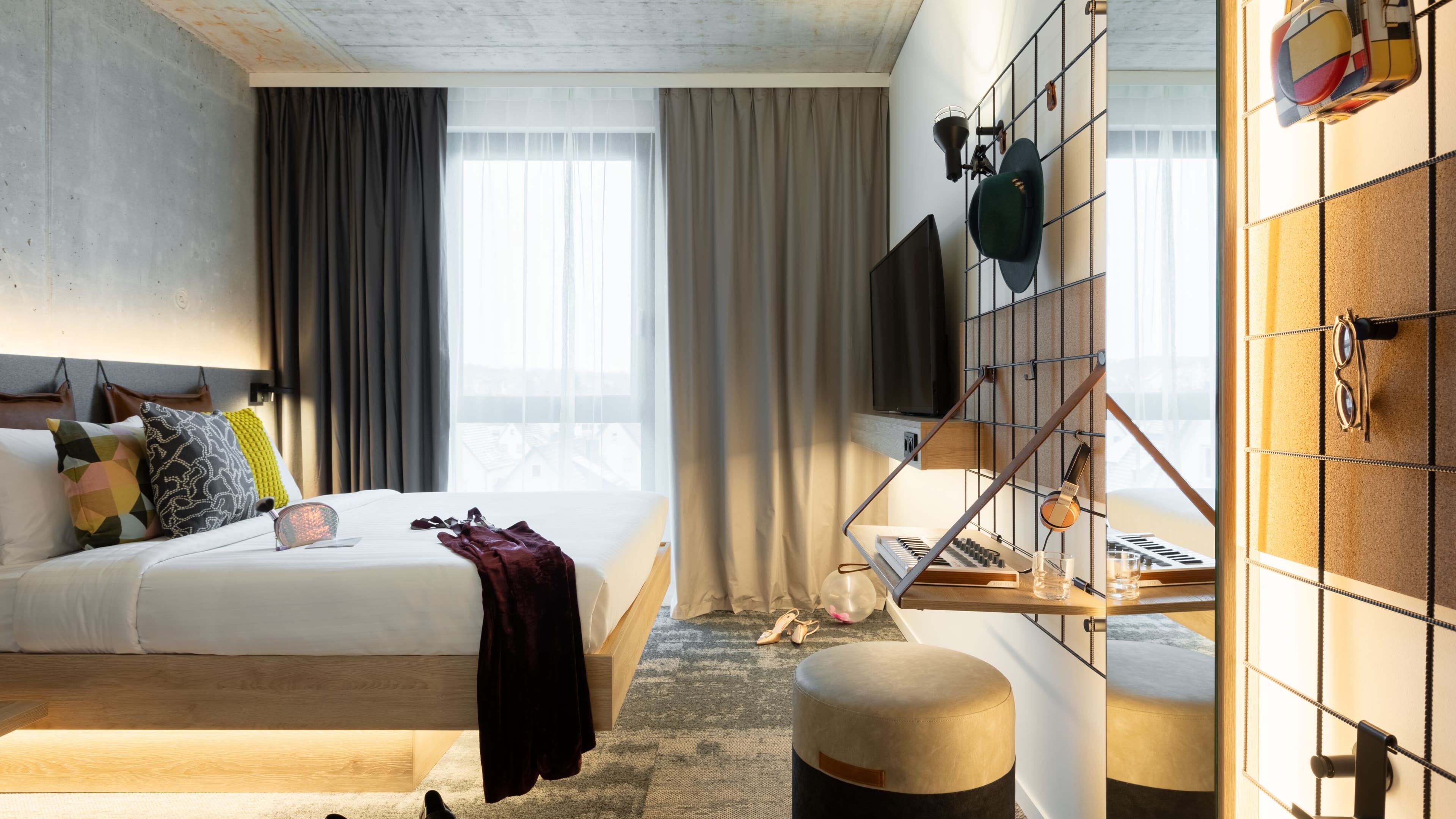 Moxy Queen Sleeper - Image 7