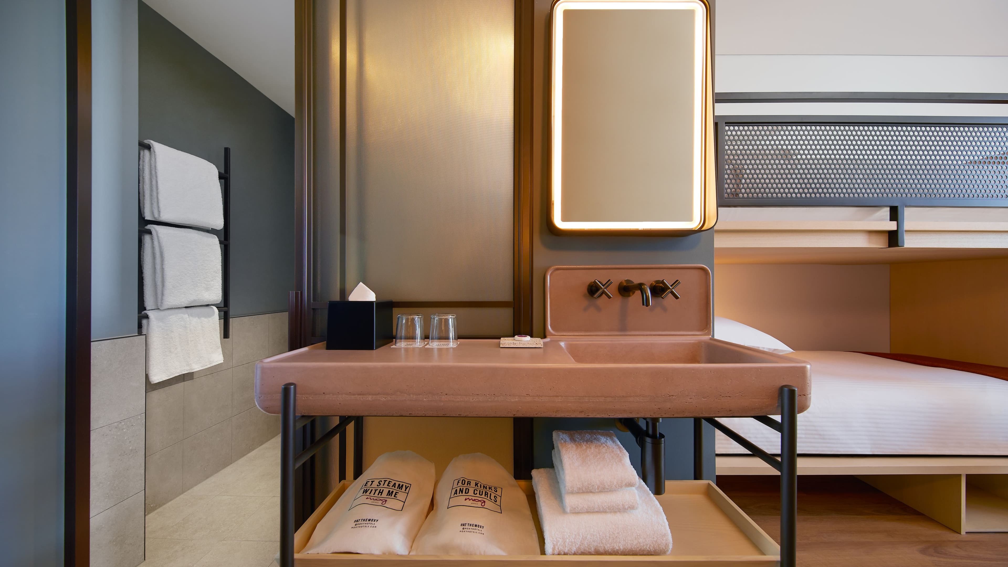 Moxy Sydney Airport — 42