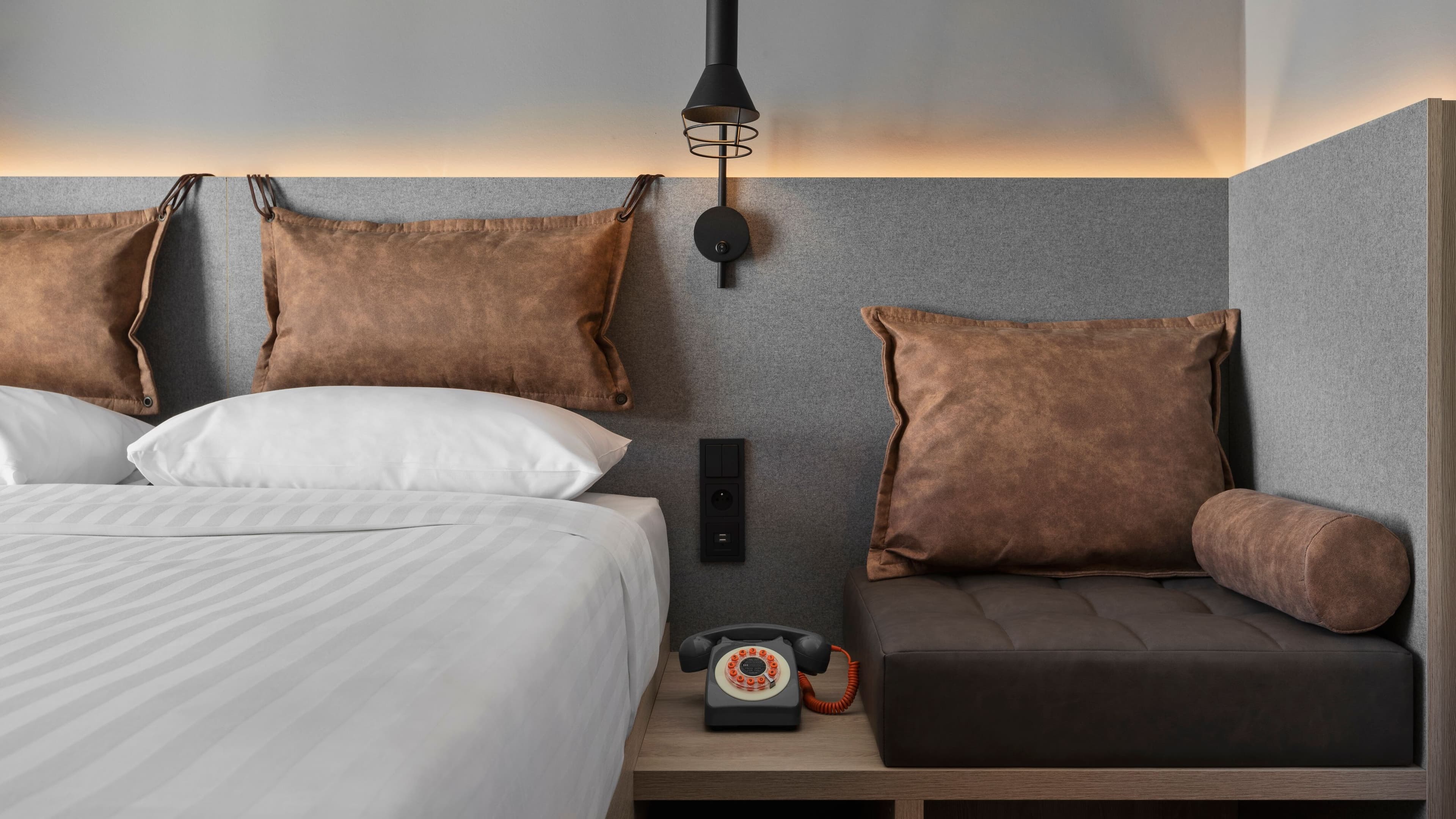 Queen Room - Image 5