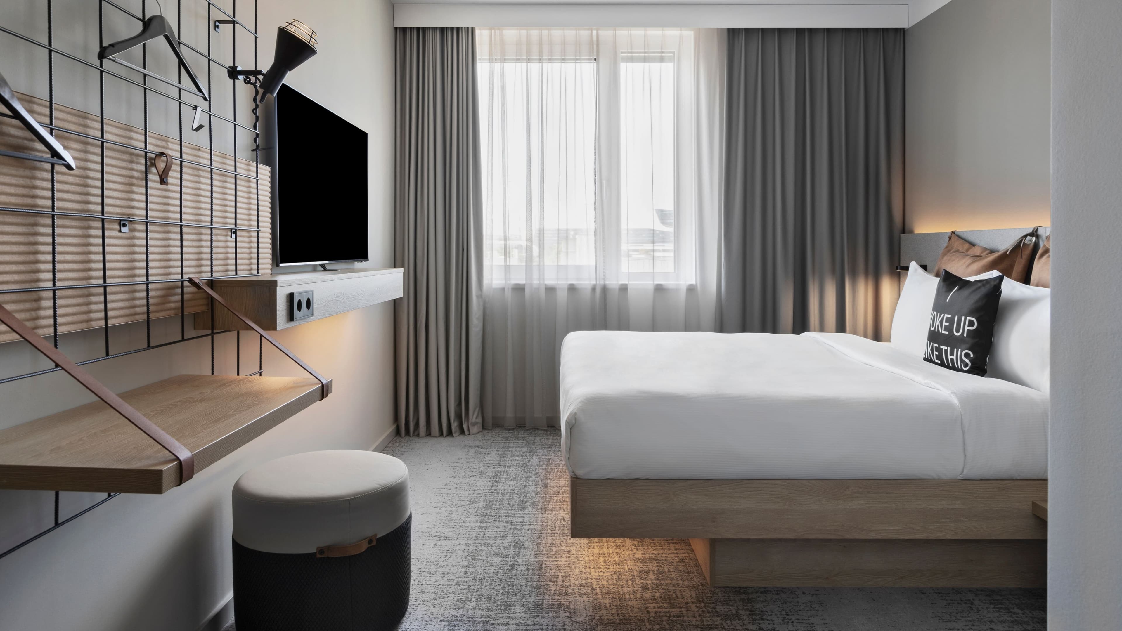 Moxy - Image 2