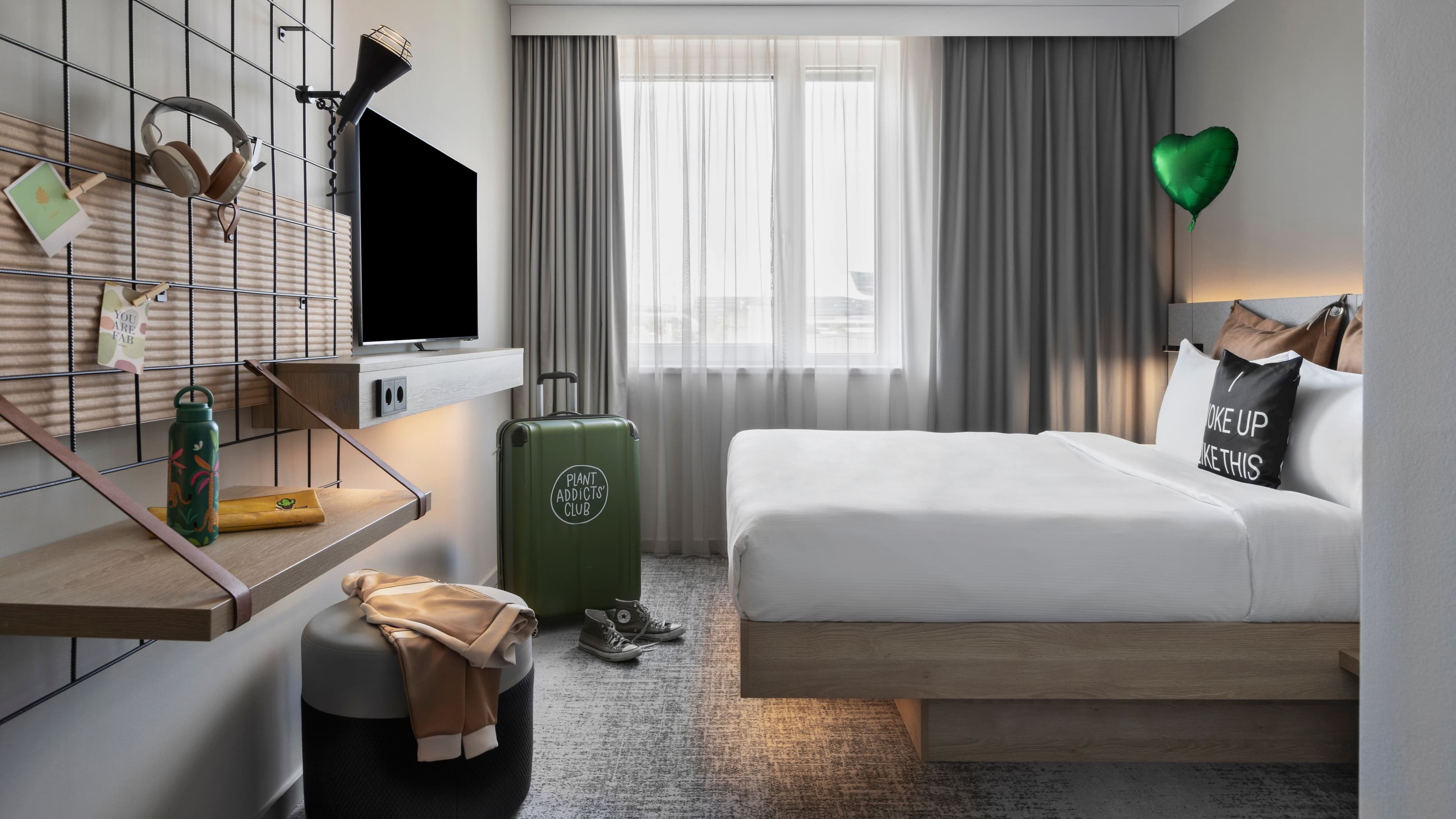 Moxy - Image 3