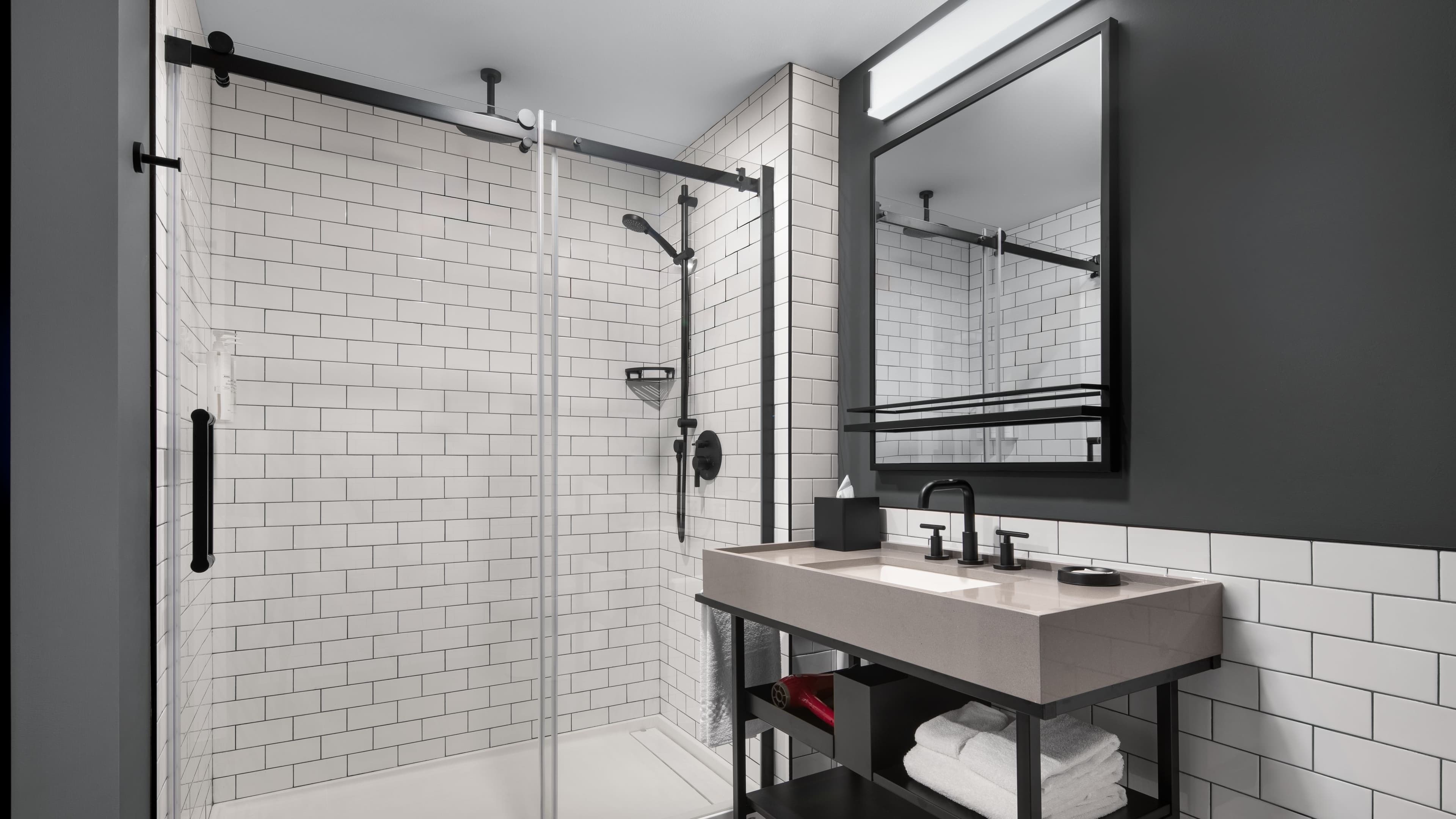 Moxy Montreal Downtown - Image 4