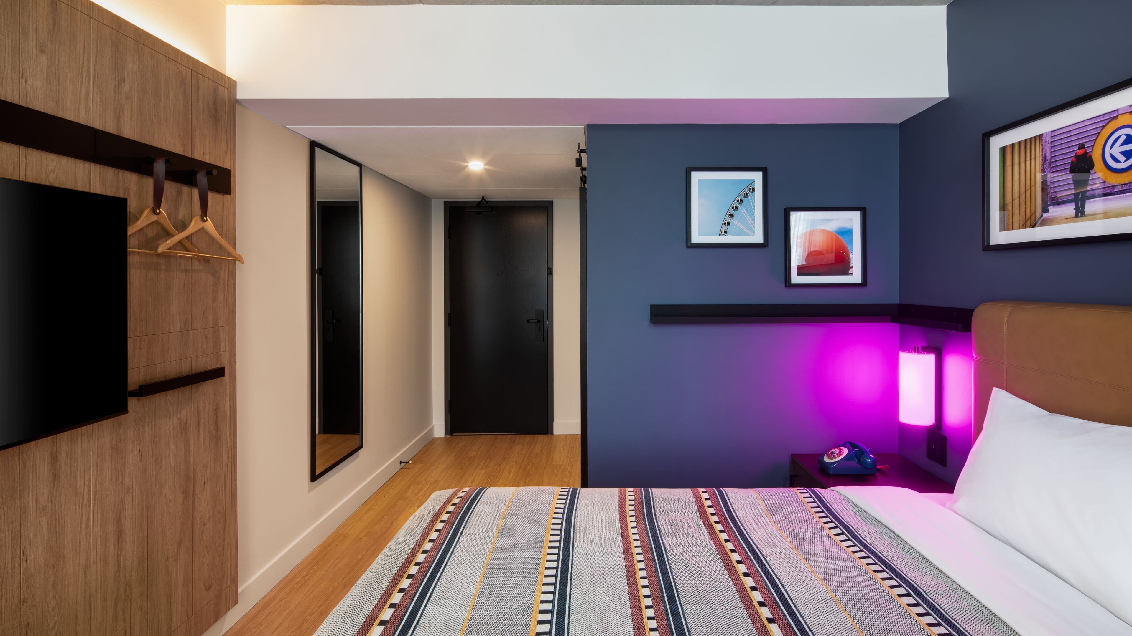 Moxy Montreal Downtown — 9