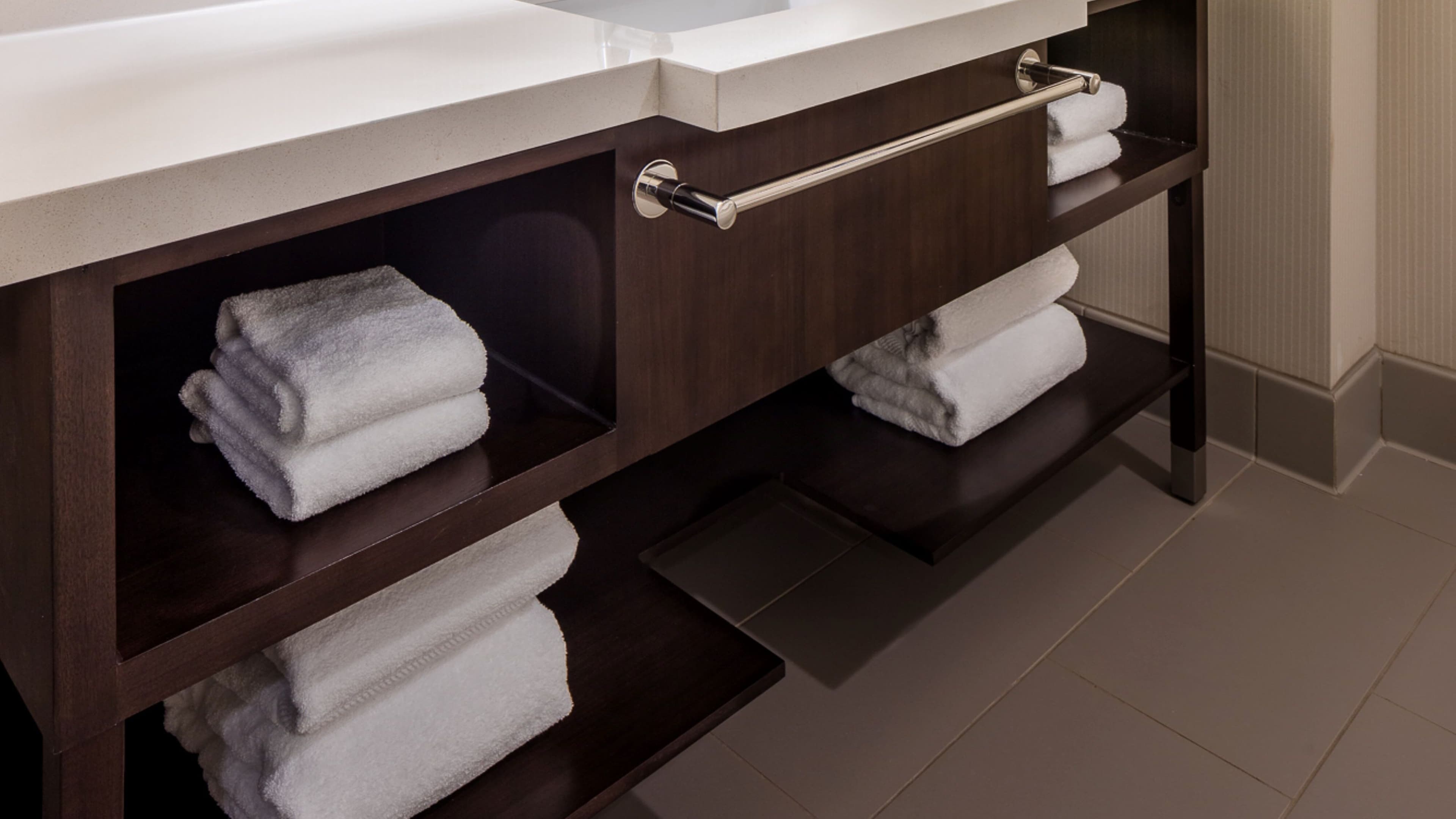 Delta Hotels Philadelphia Airport — 10