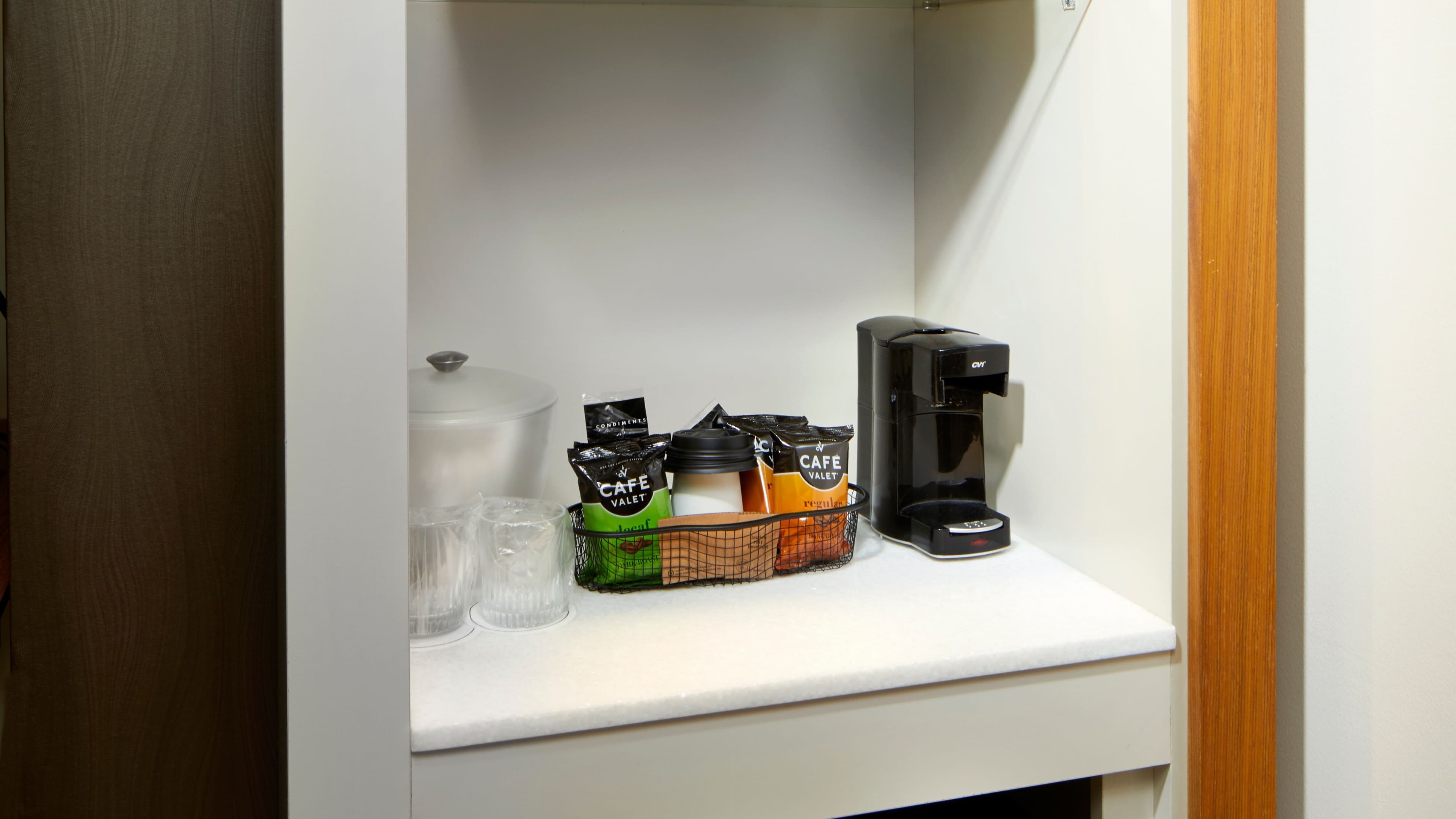 Studio - Image 7