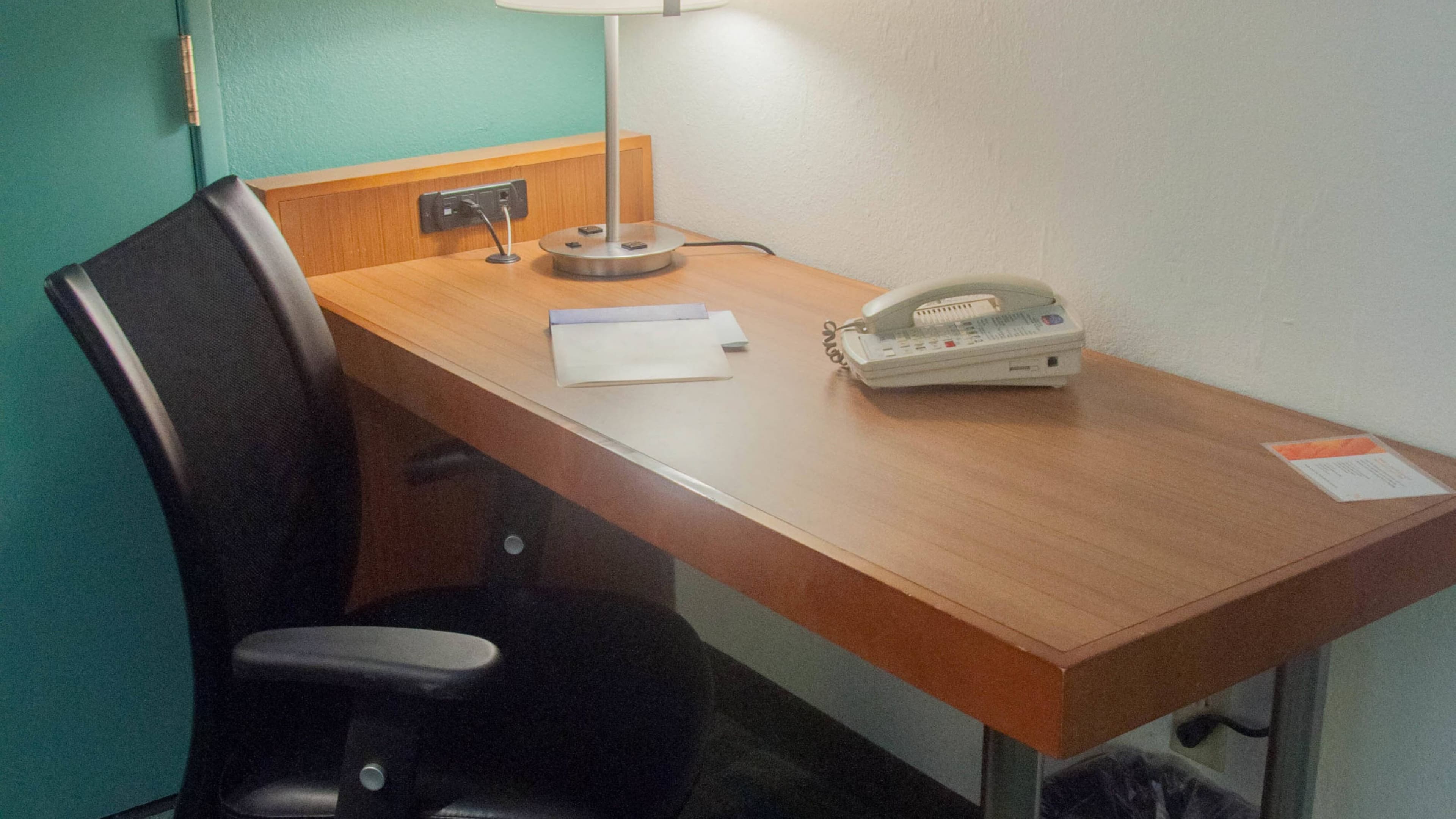 Holiday Inn Express & Suites Pittsburgh - Monroeville — 6