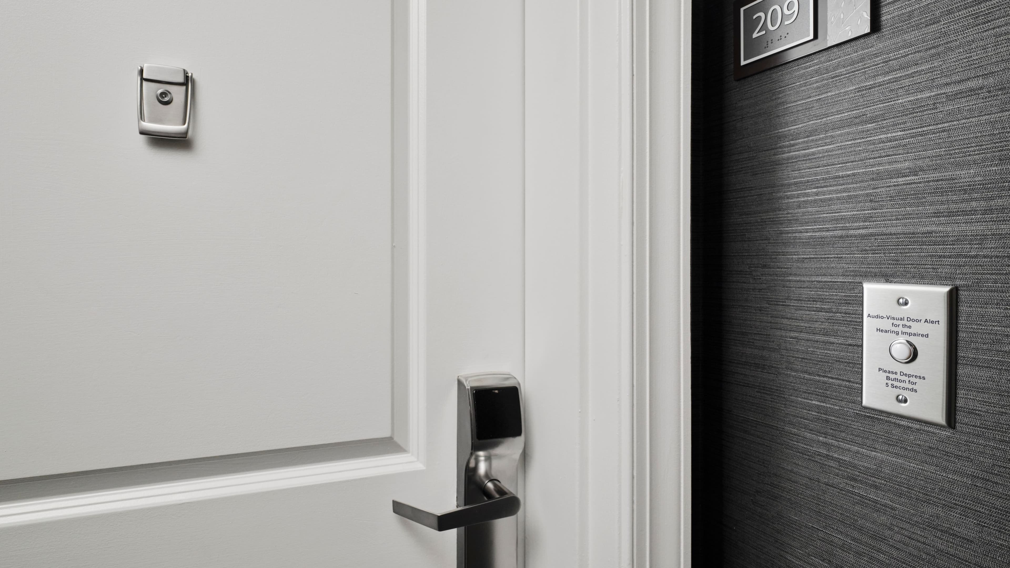 1 Bedroom Suite - Image 3