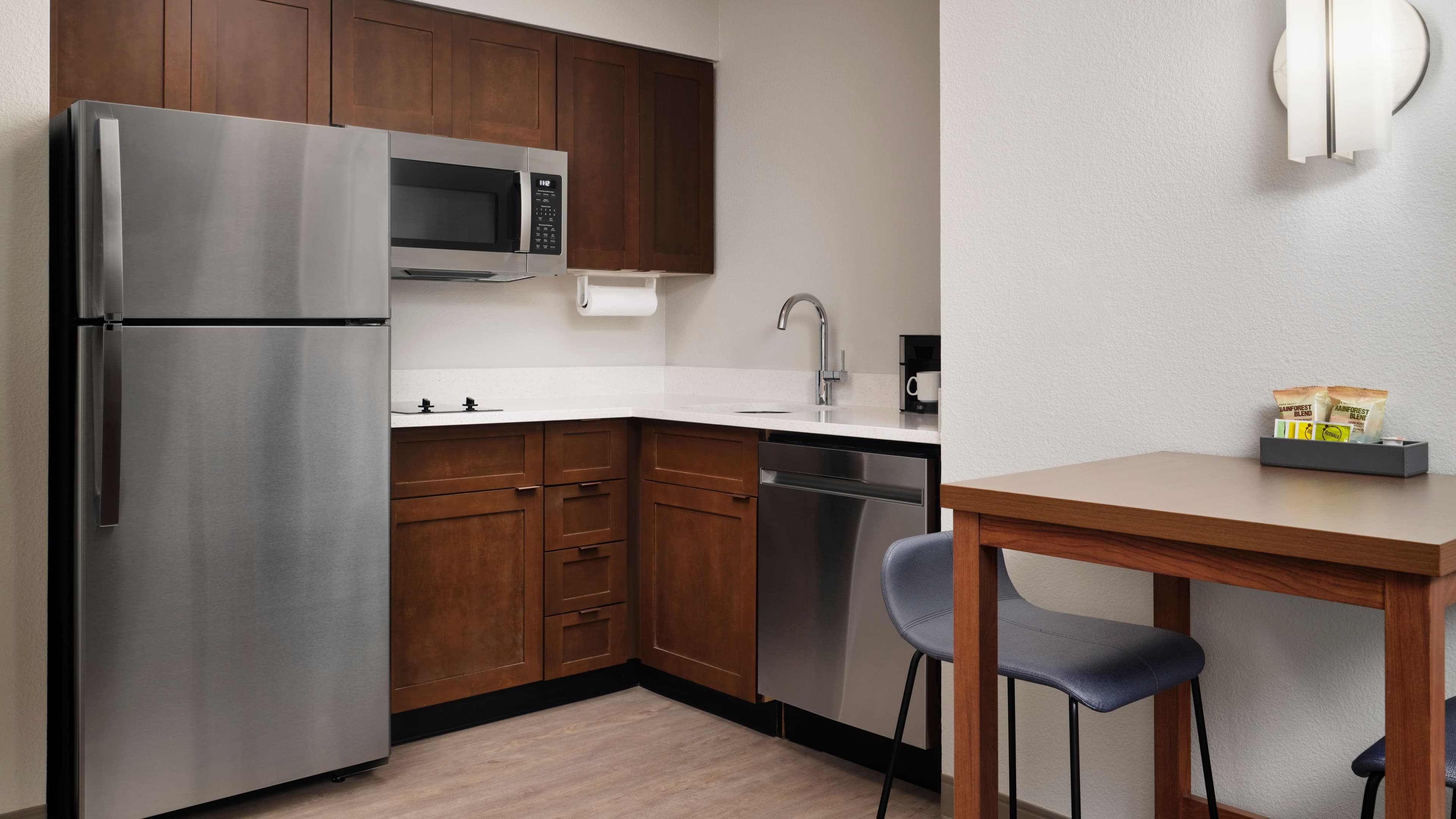 1 Bedroom Suite - Image 1