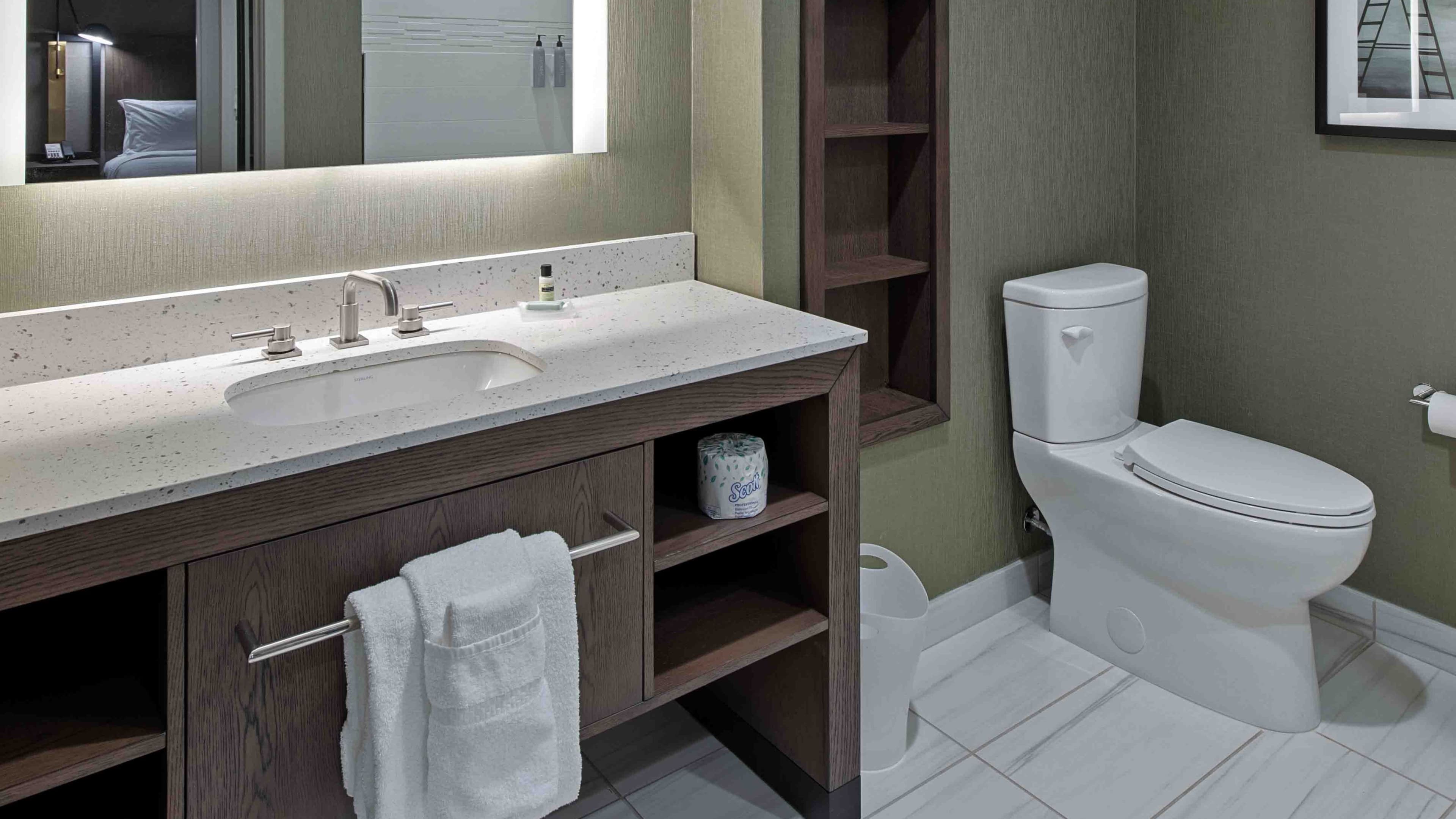 Holiday Inn Express Villa Rica — 40