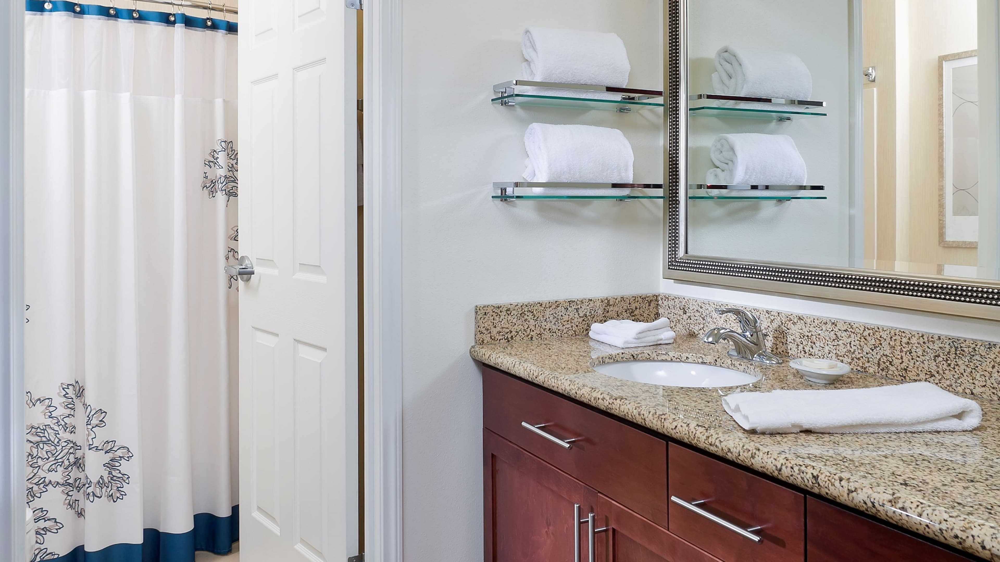 1 Bedroom Suite - Image 4