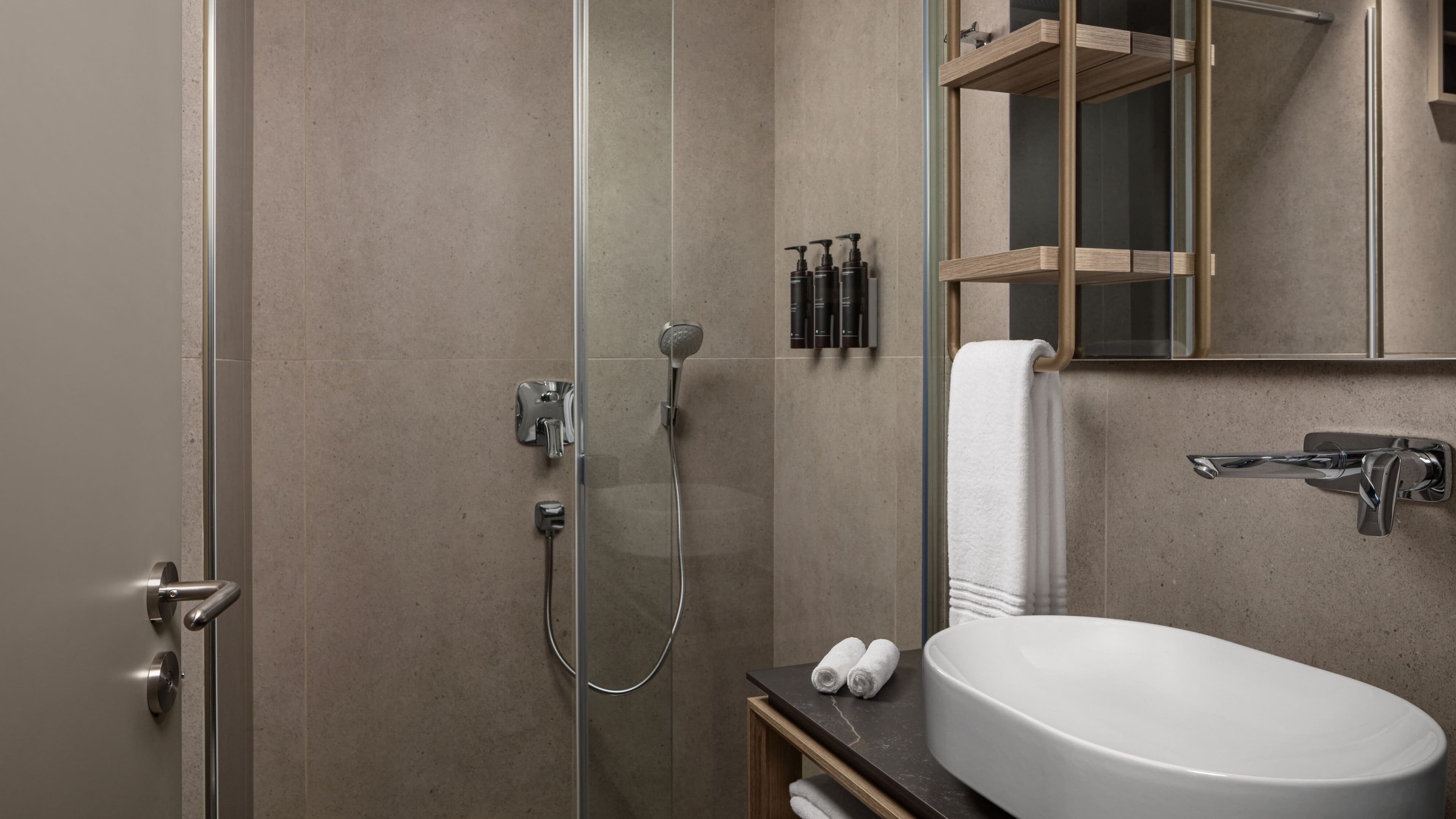 1 Bedroom Suite - Image 19