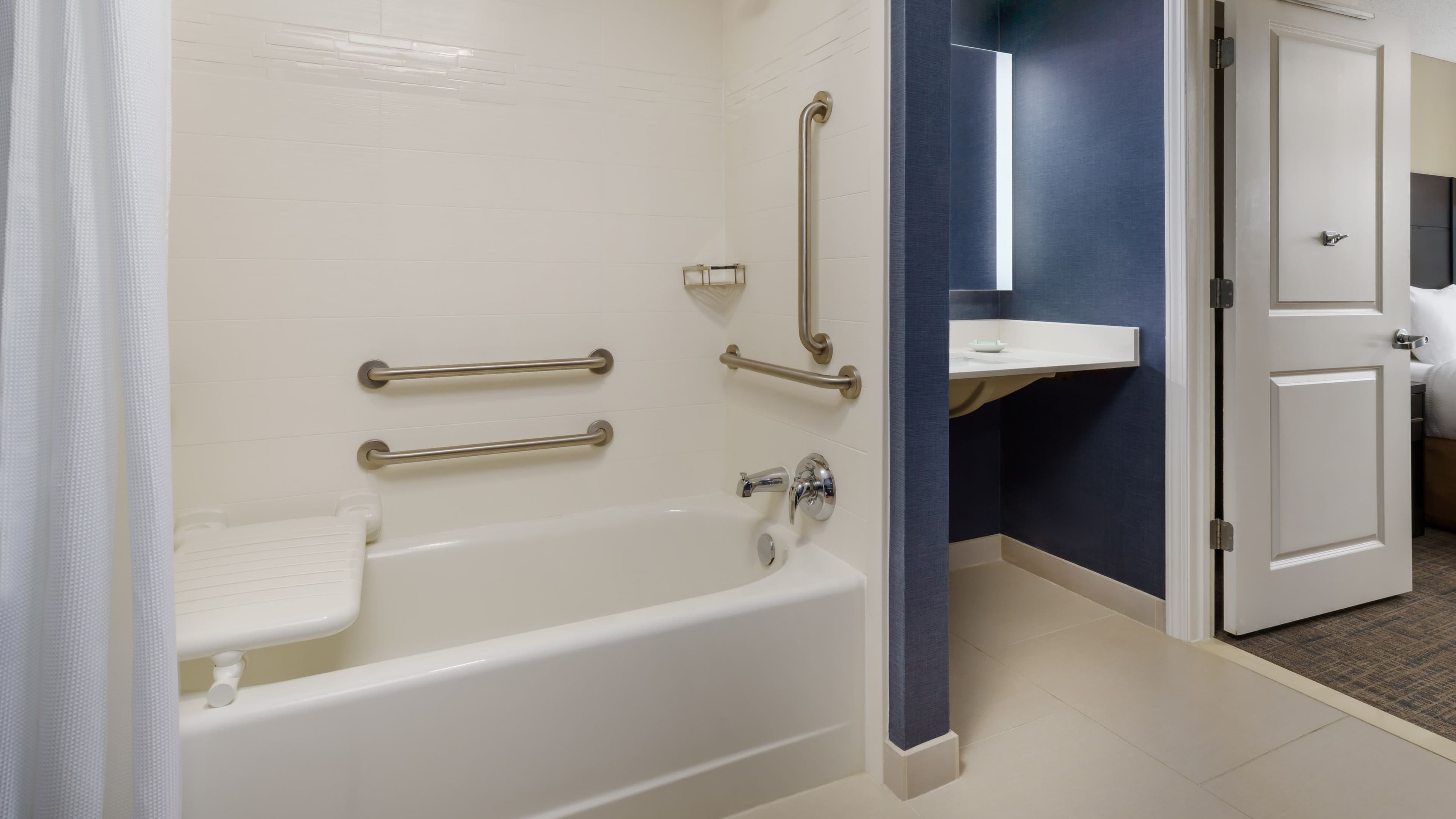 1 Bedroom Suite - Image 8