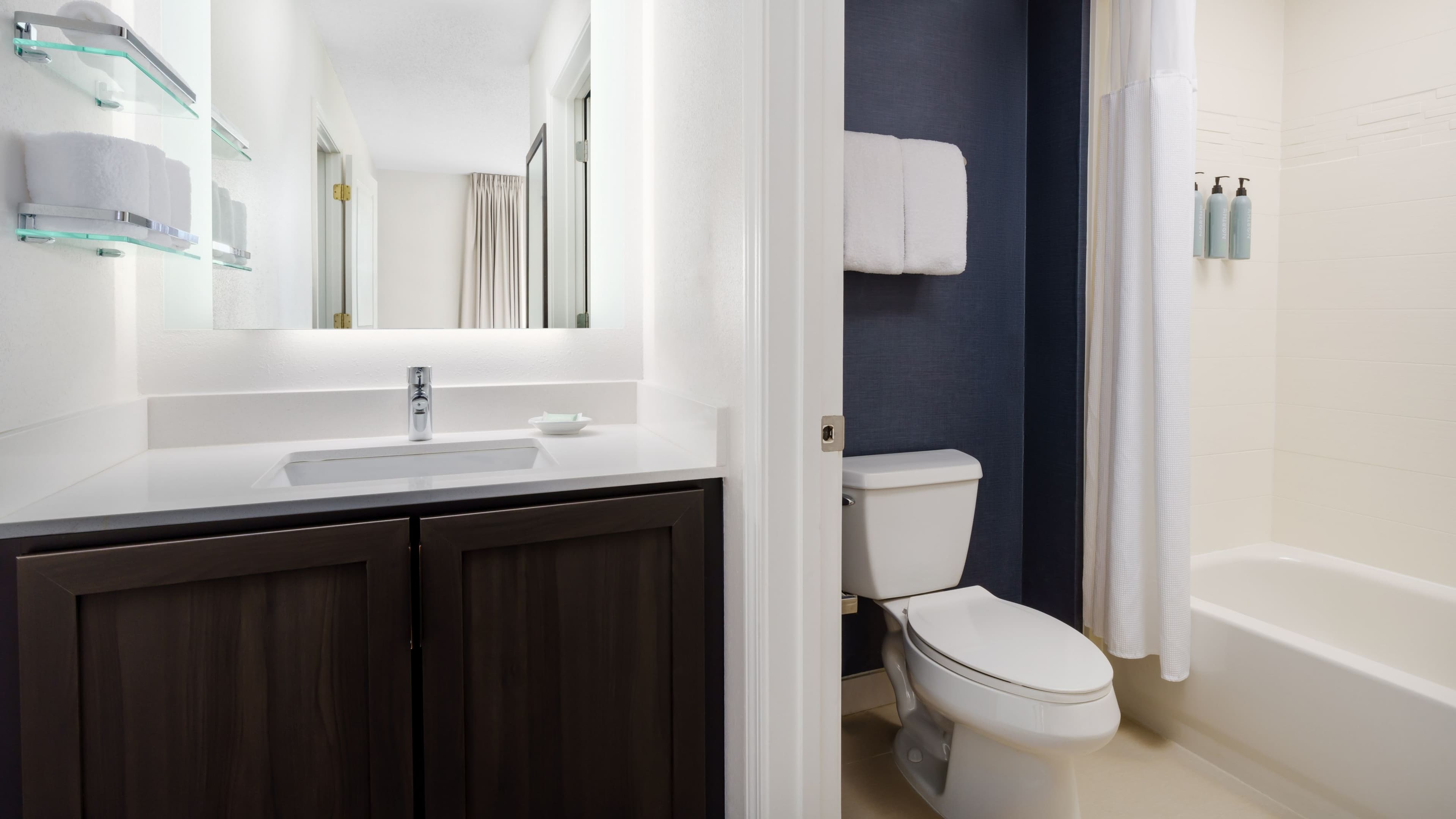 1 Bedroom Suite - Image 6
