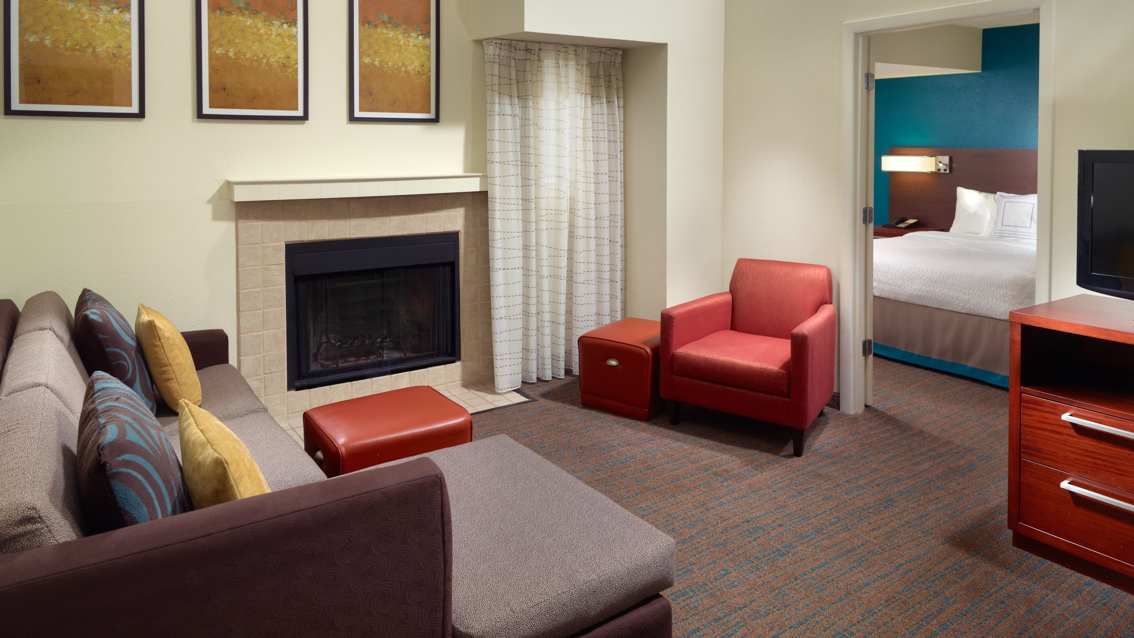 2 Bedroom Bi-level Suite - Image 2